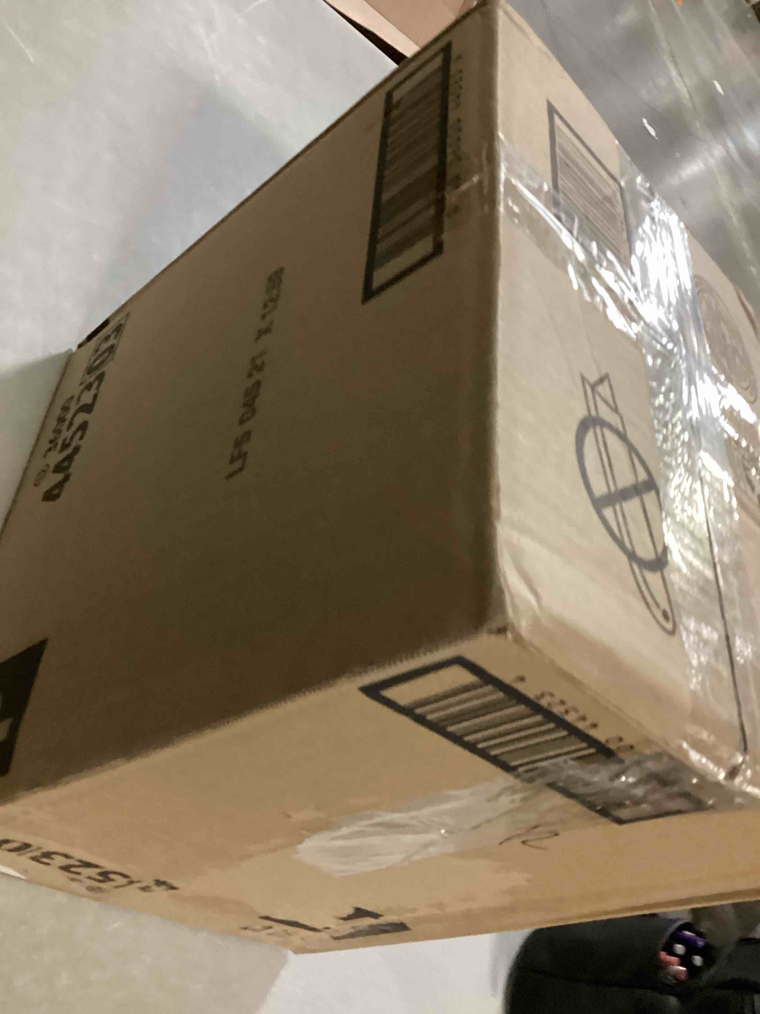 https://s3.amazonaws.com/lotting-images-prod/bidfta/GRA2472495_1747667340432.jpeg