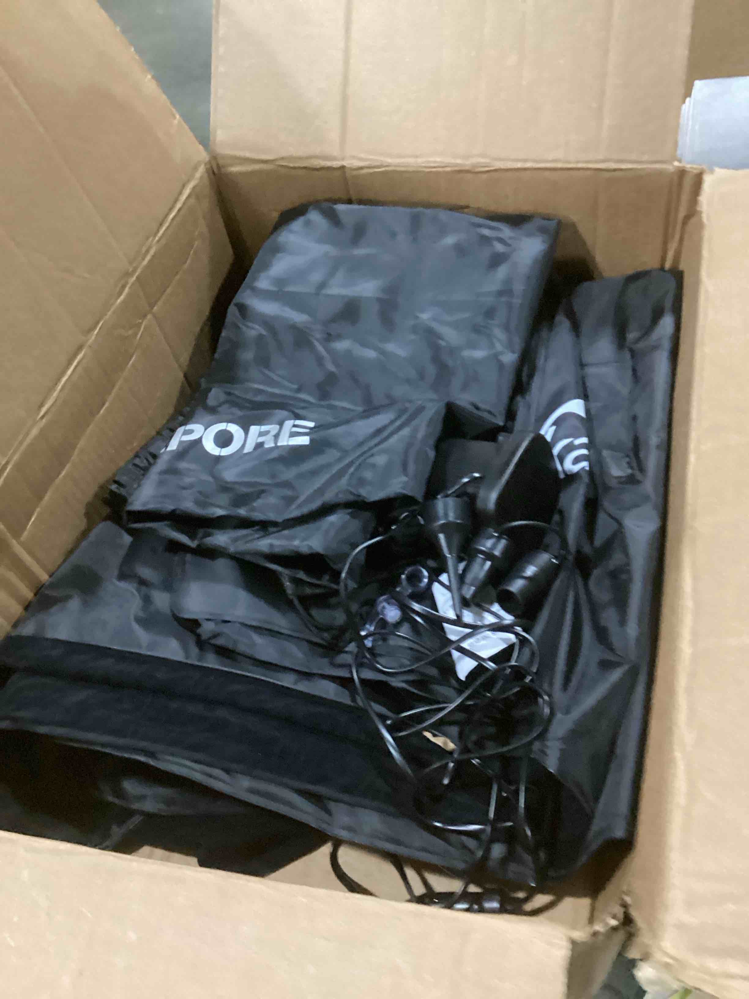 https://s3.amazonaws.com/lotting-images-prod/bidfta/GRA2473033_1745412860838.jpeg