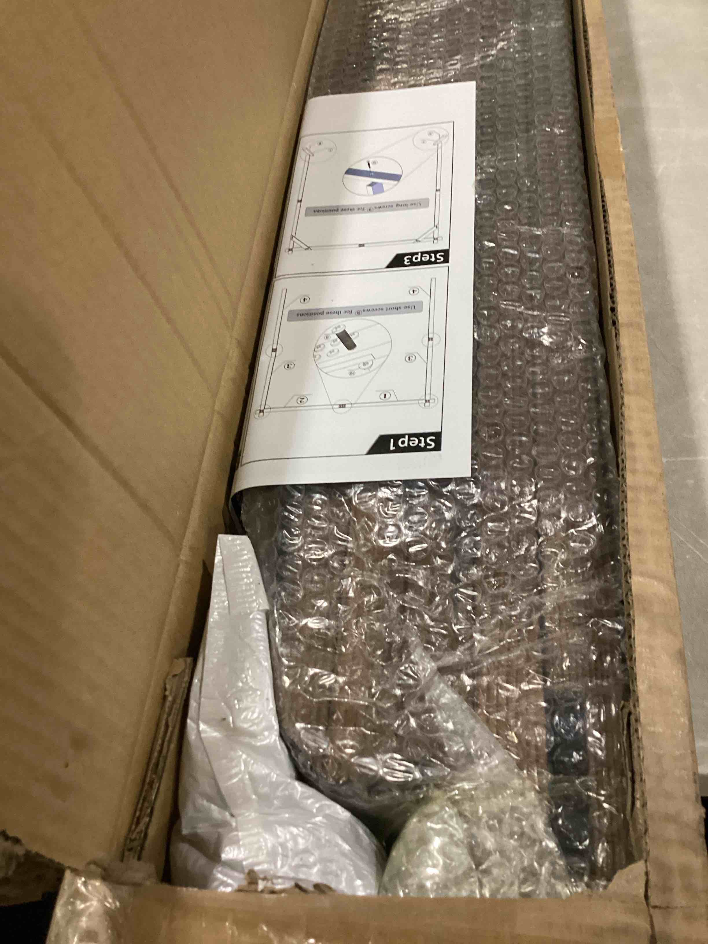 https://s3.amazonaws.com/lotting-images-prod/bidfta/GRA2473115_1745498112080.jpeg