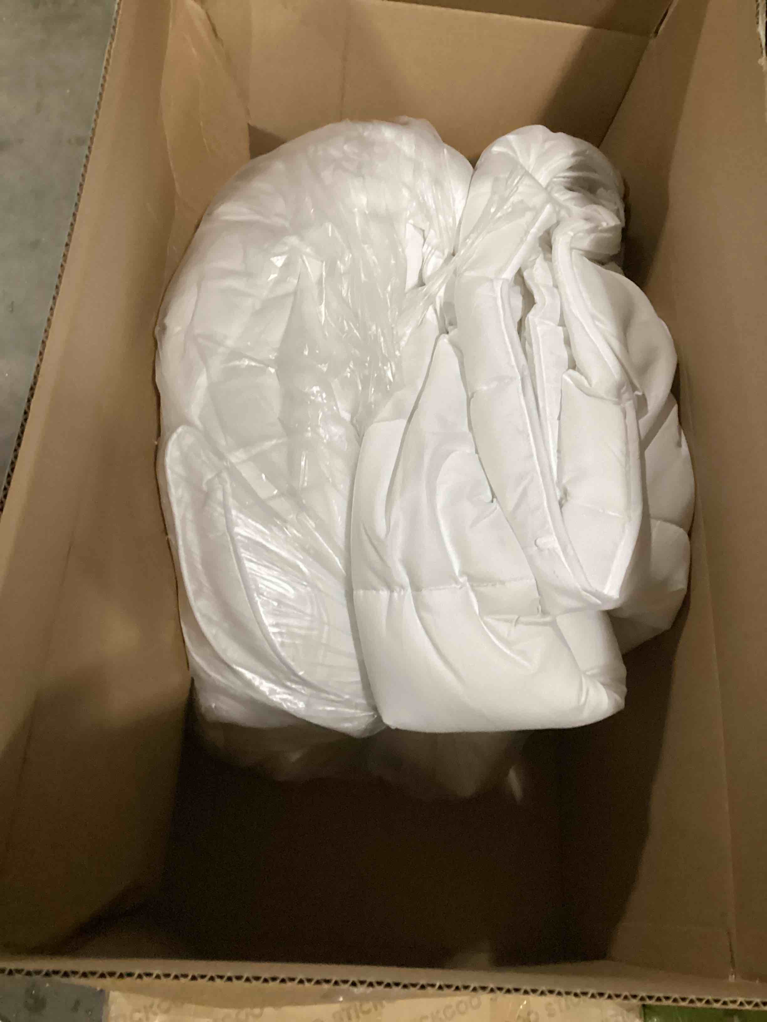 https://s3.amazonaws.com/lotting-images-prod/bidfta/GRA2473369_1745852368785.jpeg