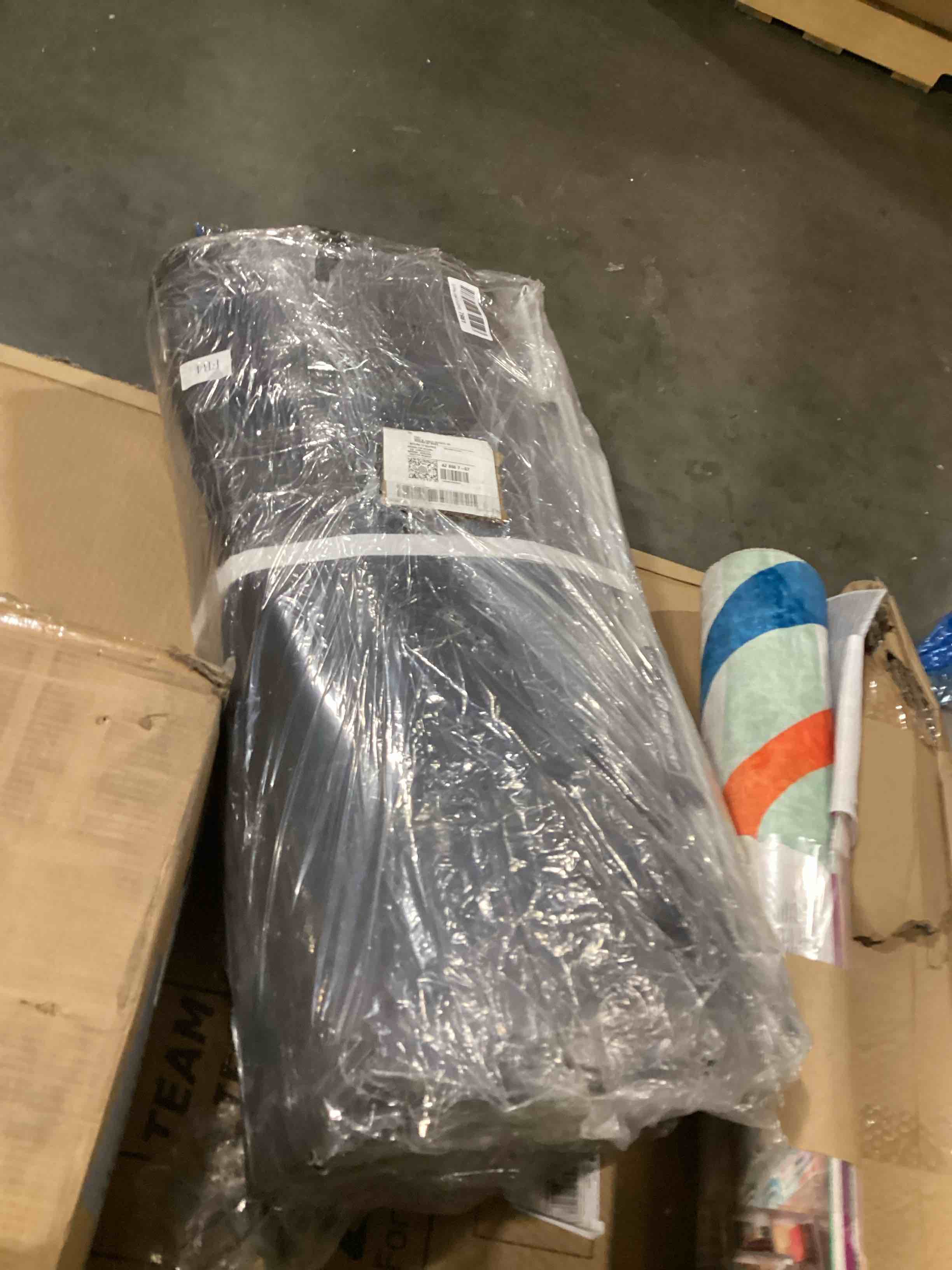 https://s3.amazonaws.com/lotting-images-prod/bidfta/GRA2473409_1745859836231.jpeg