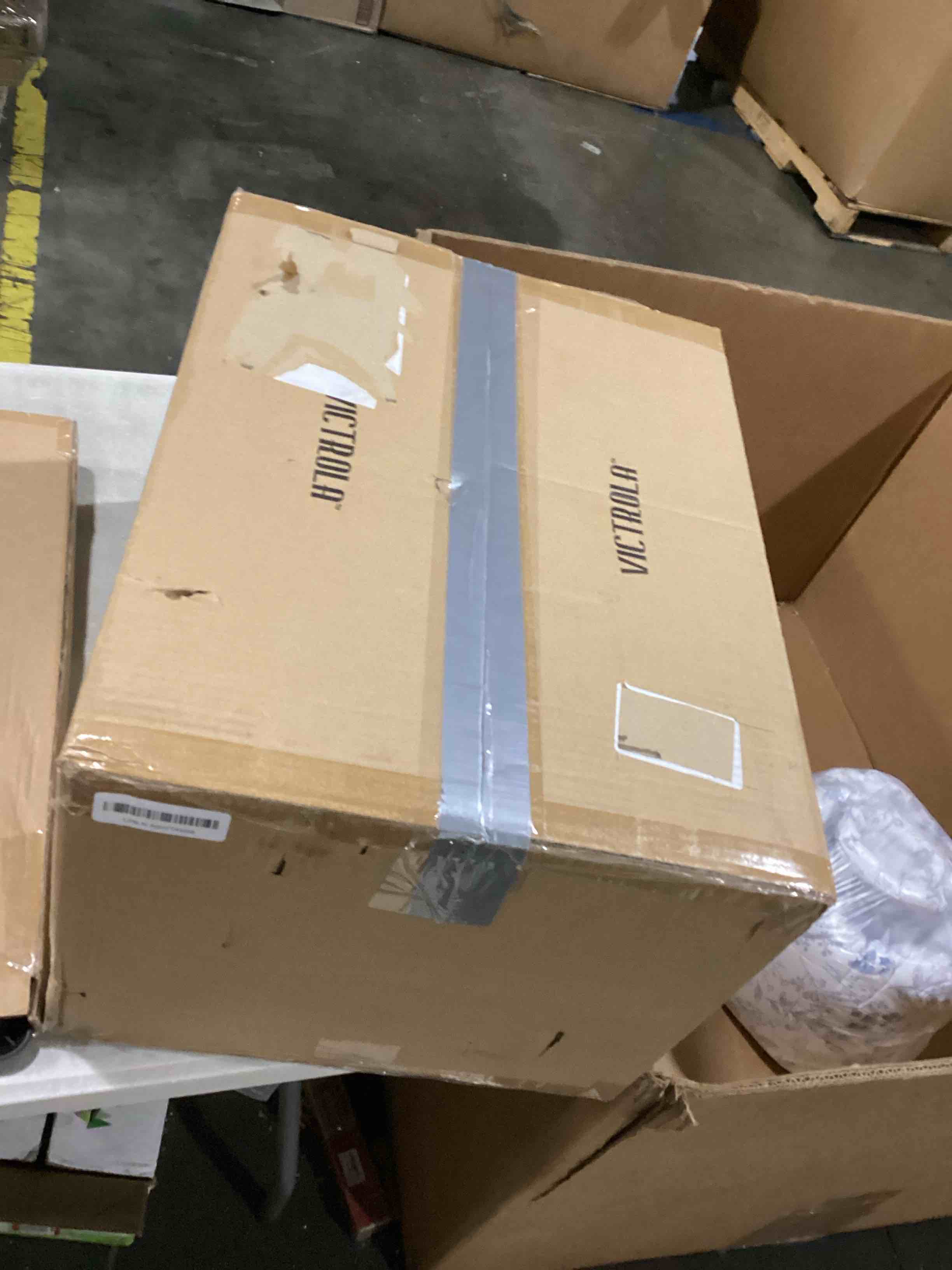 https://s3.amazonaws.com/lotting-images-prod/bidfta/GRA2473595_1746103945690.jpeg