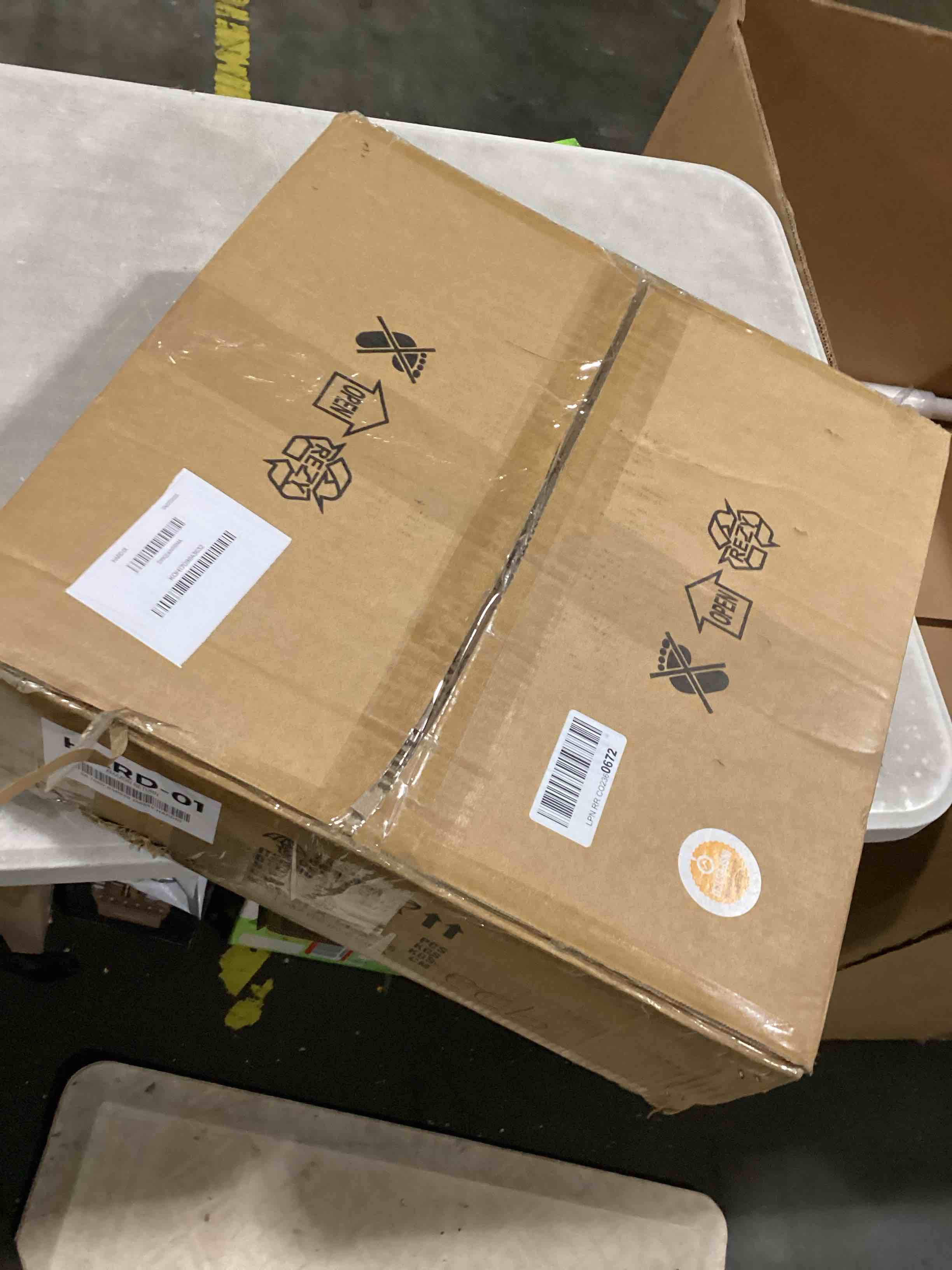 https://s3.amazonaws.com/lotting-images-prod/bidfta/GRA2473602_1746101836403.jpeg