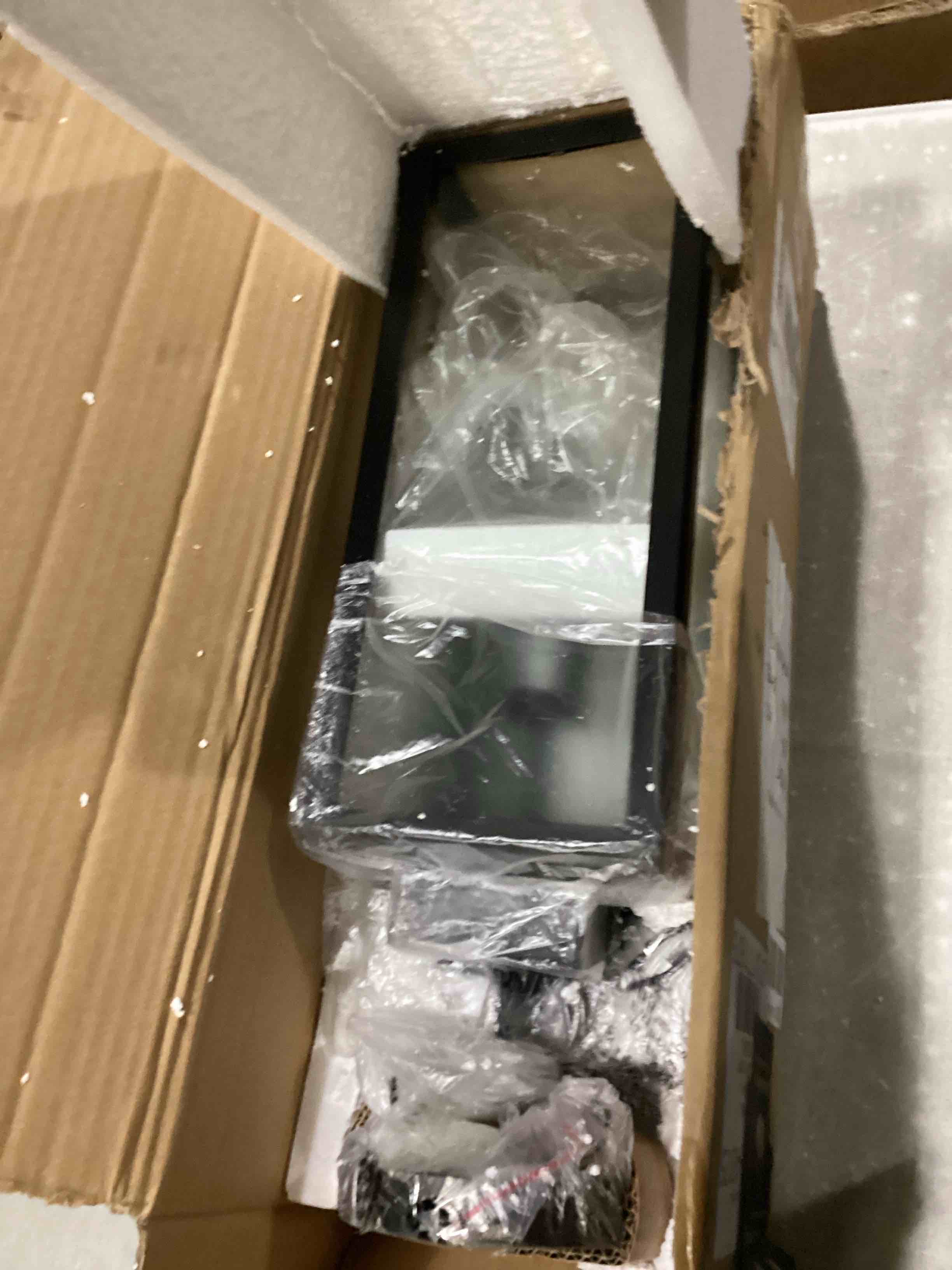 https://s3.amazonaws.com/lotting-images-prod/bidfta/GRA2473619_1746111480501.jpeg