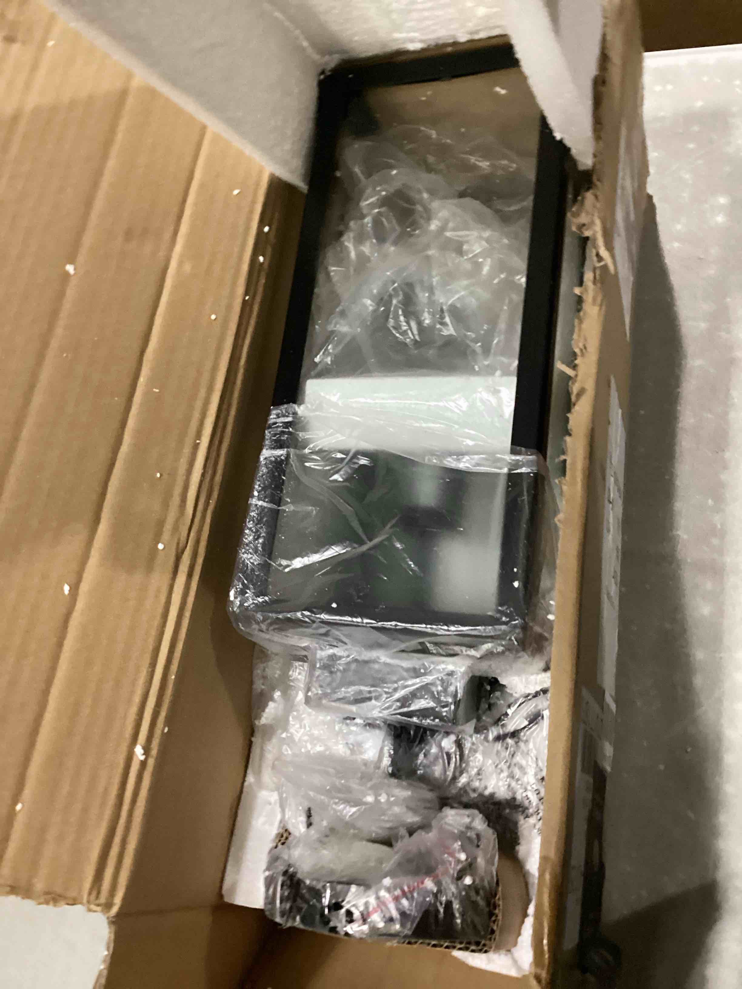 https://s3.amazonaws.com/lotting-images-prod/bidfta/GRA2473619_1746111481561.jpeg