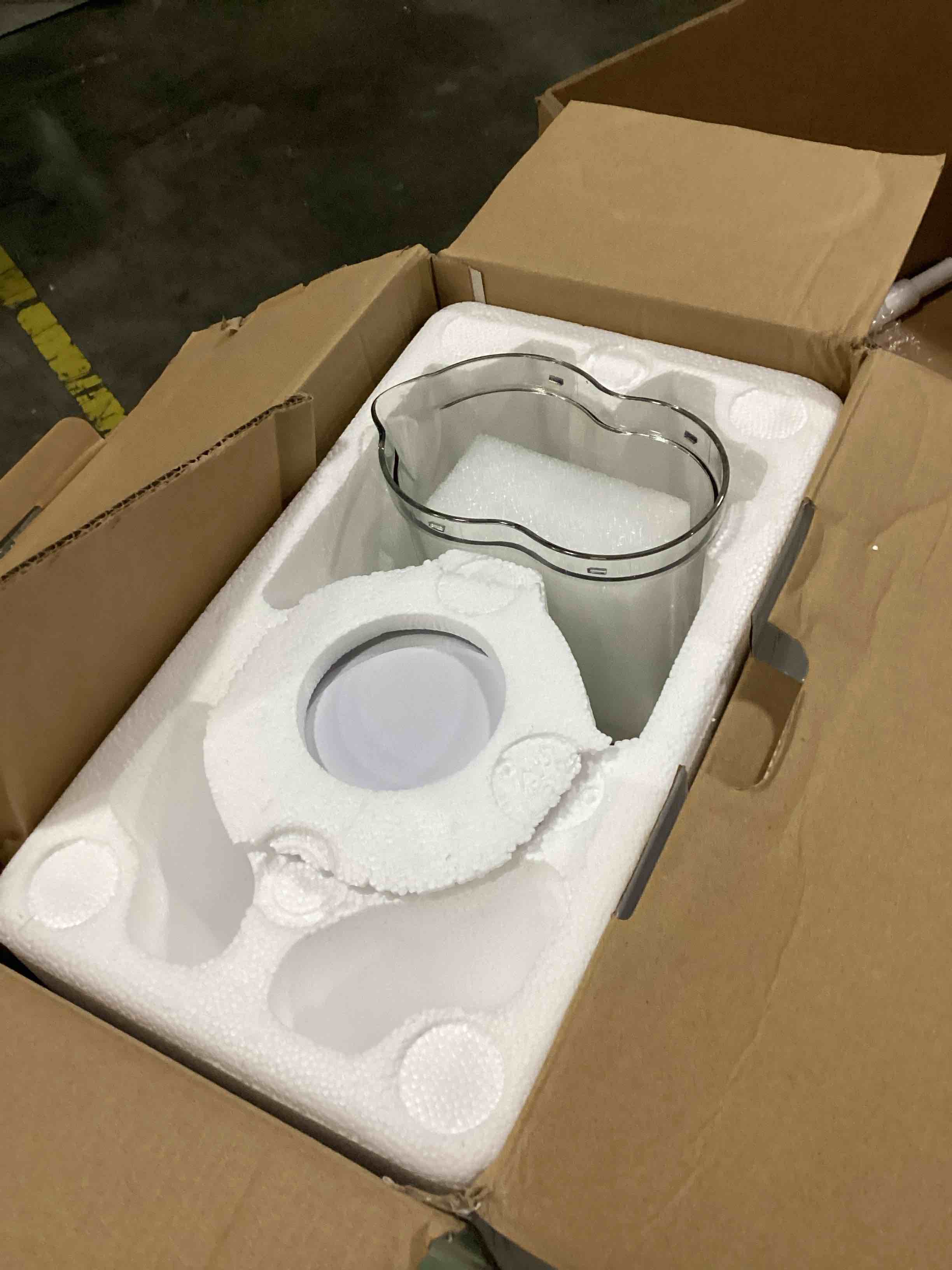 https://s3.amazonaws.com/lotting-images-prod/bidfta/GRA2473632_1746109667071.jpeg