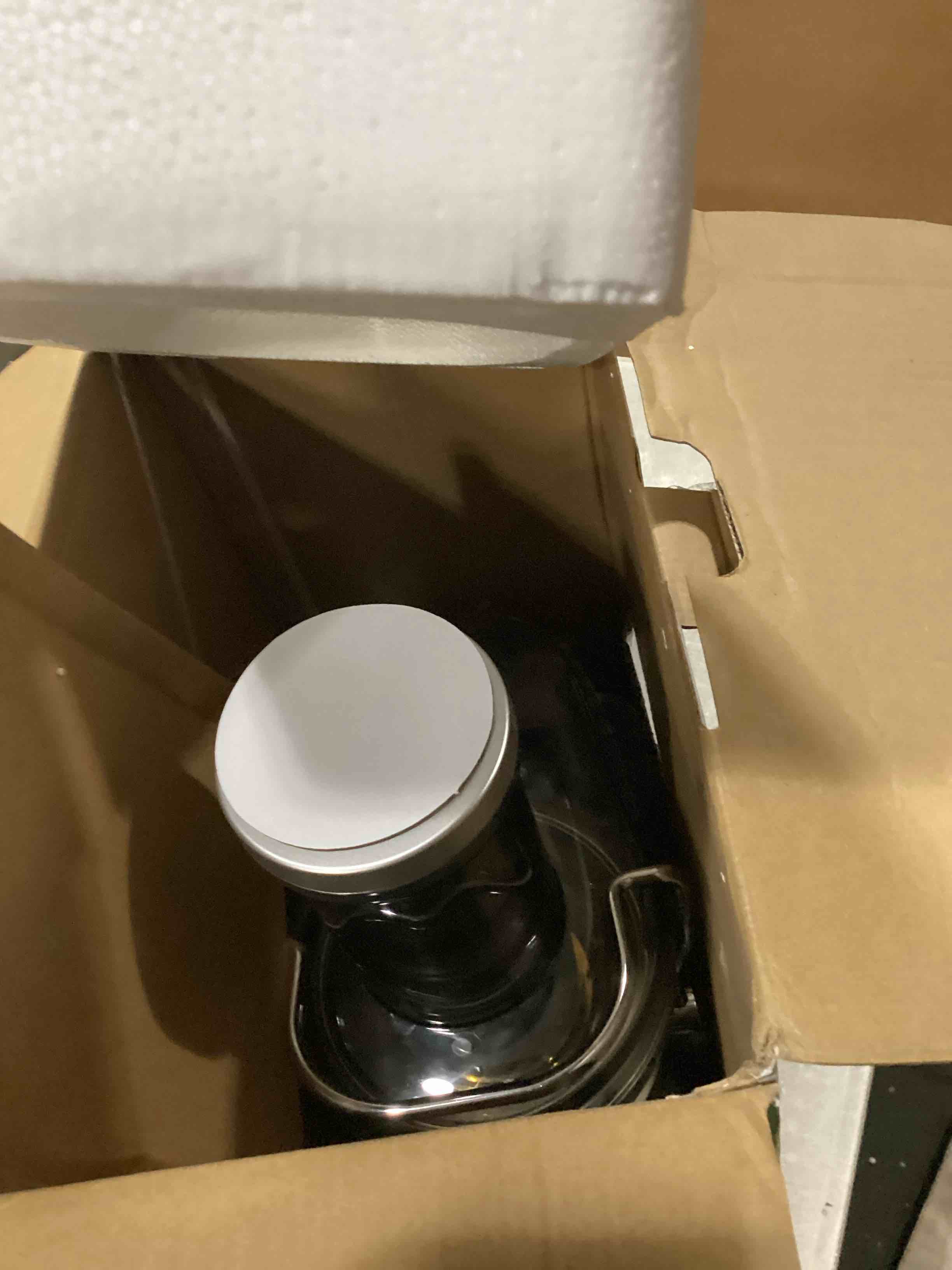 https://s3.amazonaws.com/lotting-images-prod/bidfta/GRA2473632_1746109674394.jpeg
