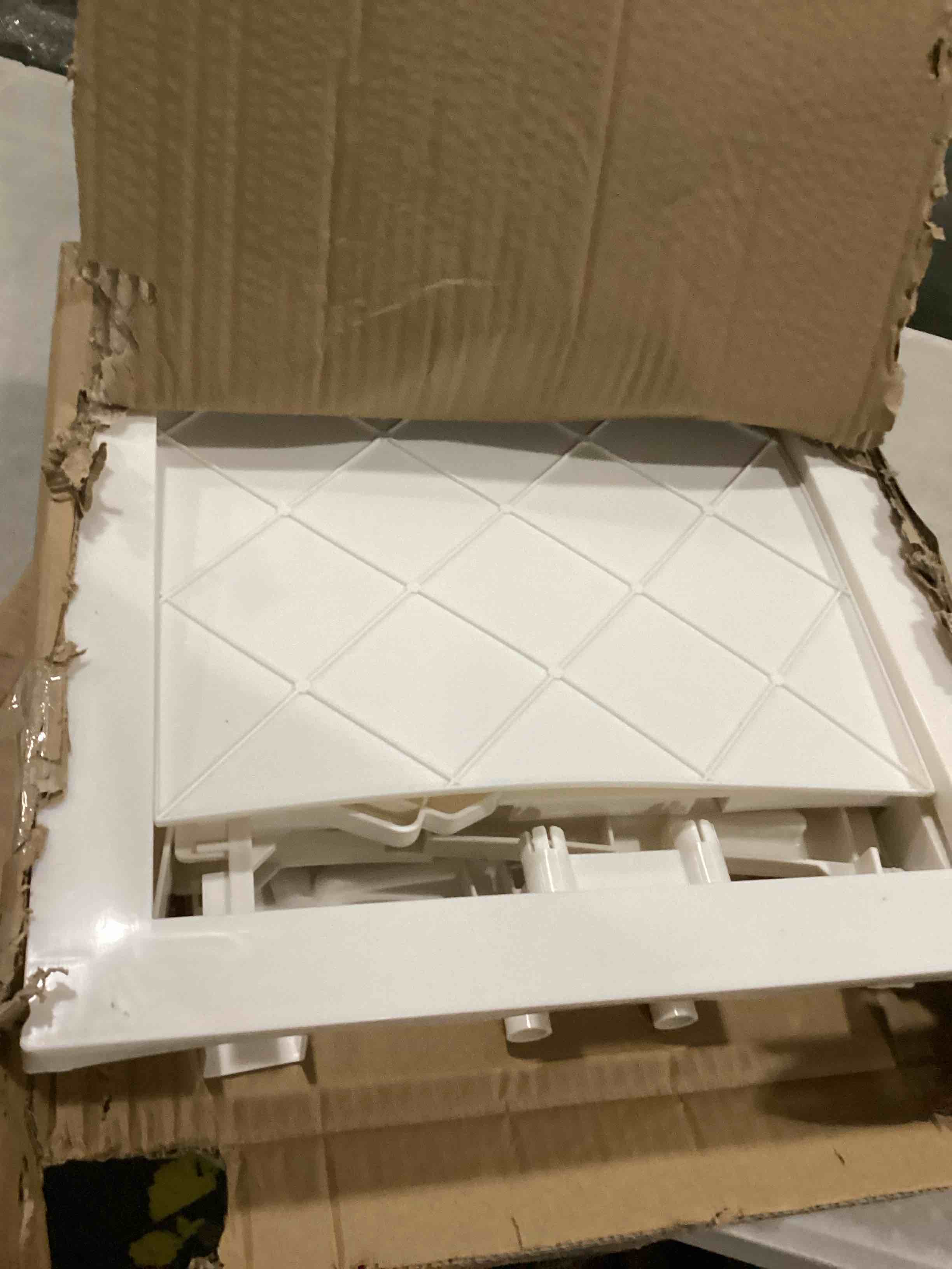 https://s3.amazonaws.com/lotting-images-prod/bidfta/GRA2473696_1746189652949.jpeg
