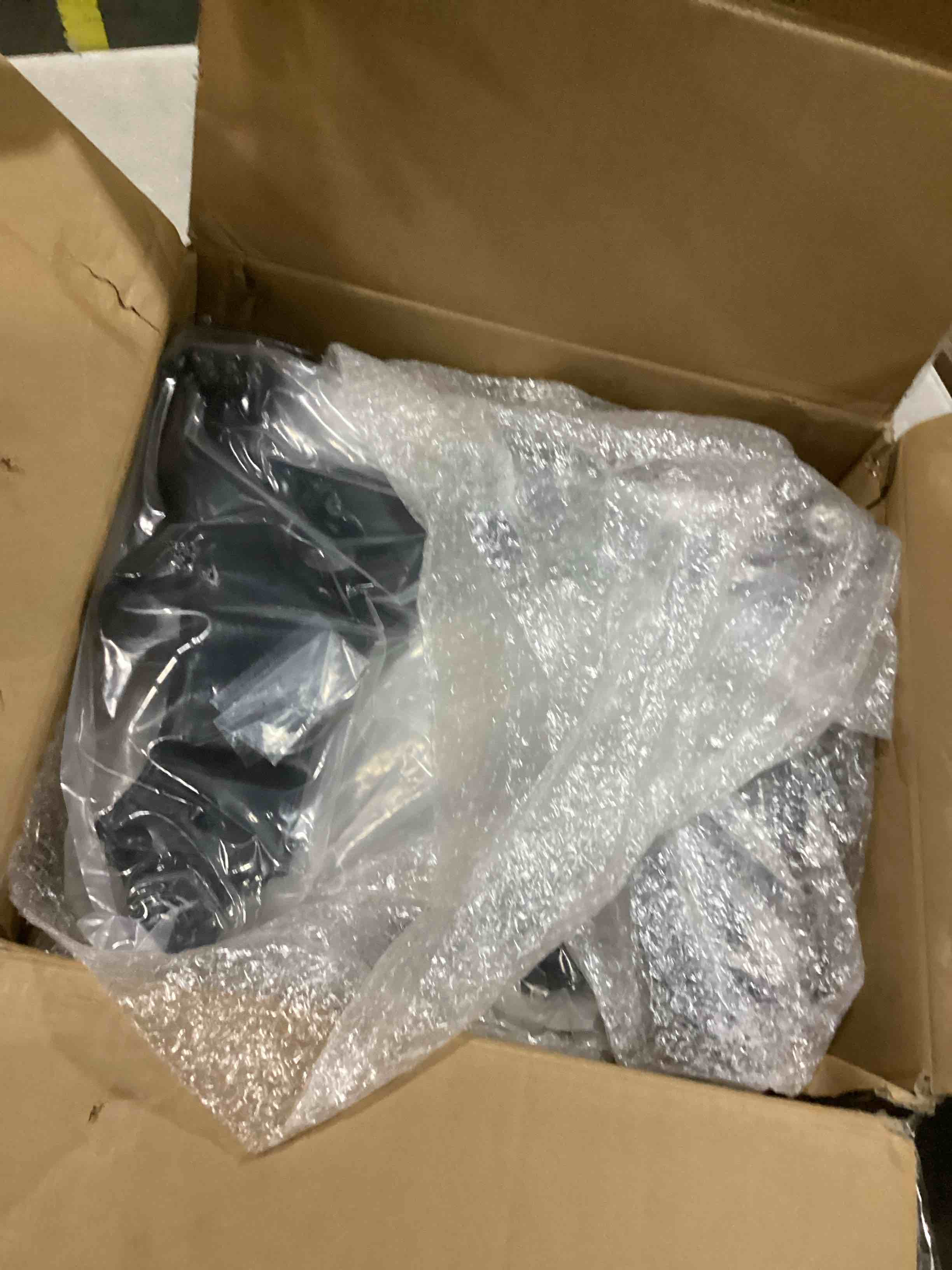 https://s3.amazonaws.com/lotting-images-prod/bidfta/GRA2473813_1746455500619.jpeg