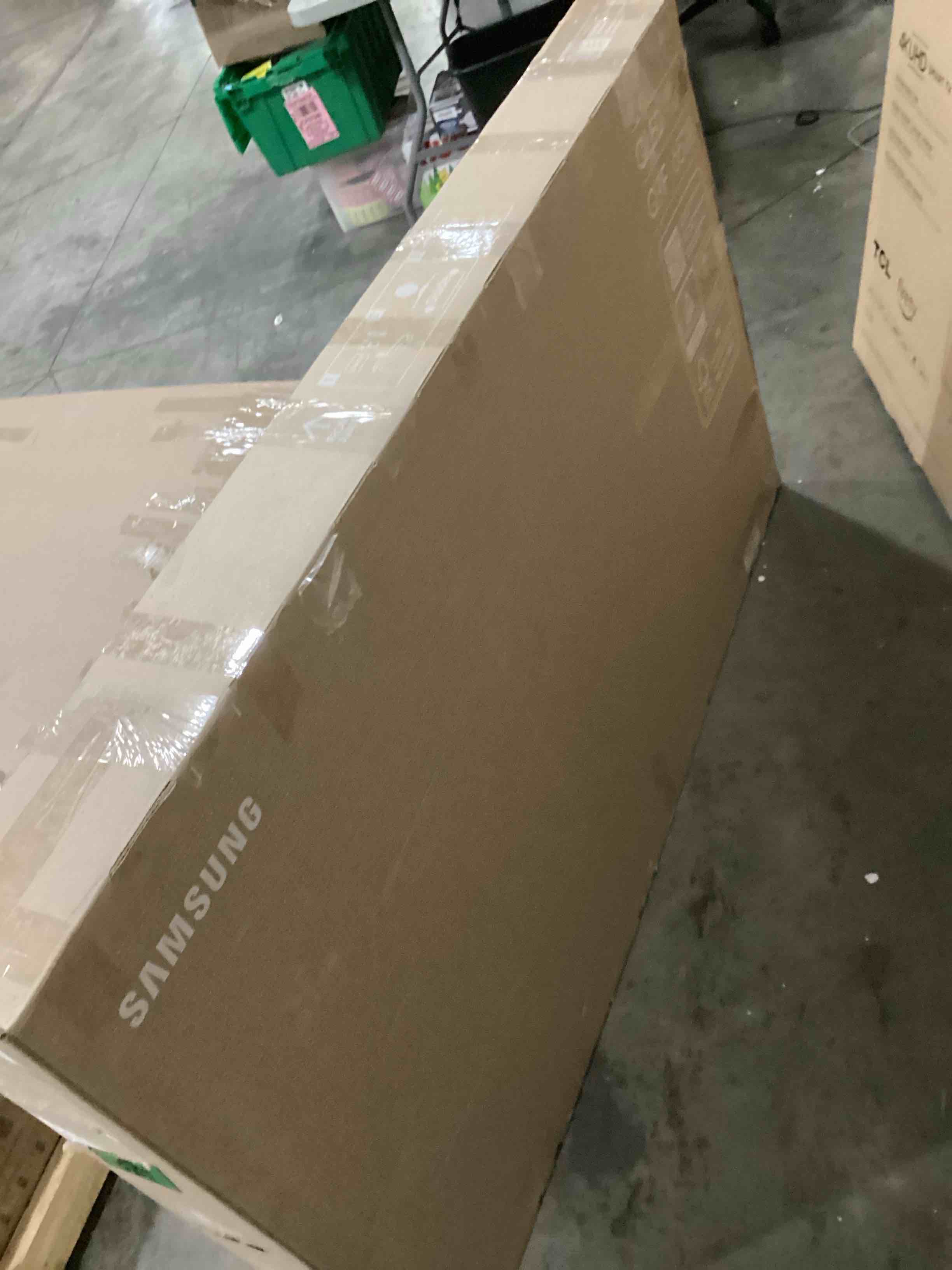 https://s3.amazonaws.com/lotting-images-prod/bidfta/GRA2473826_1746467135583.jpeg