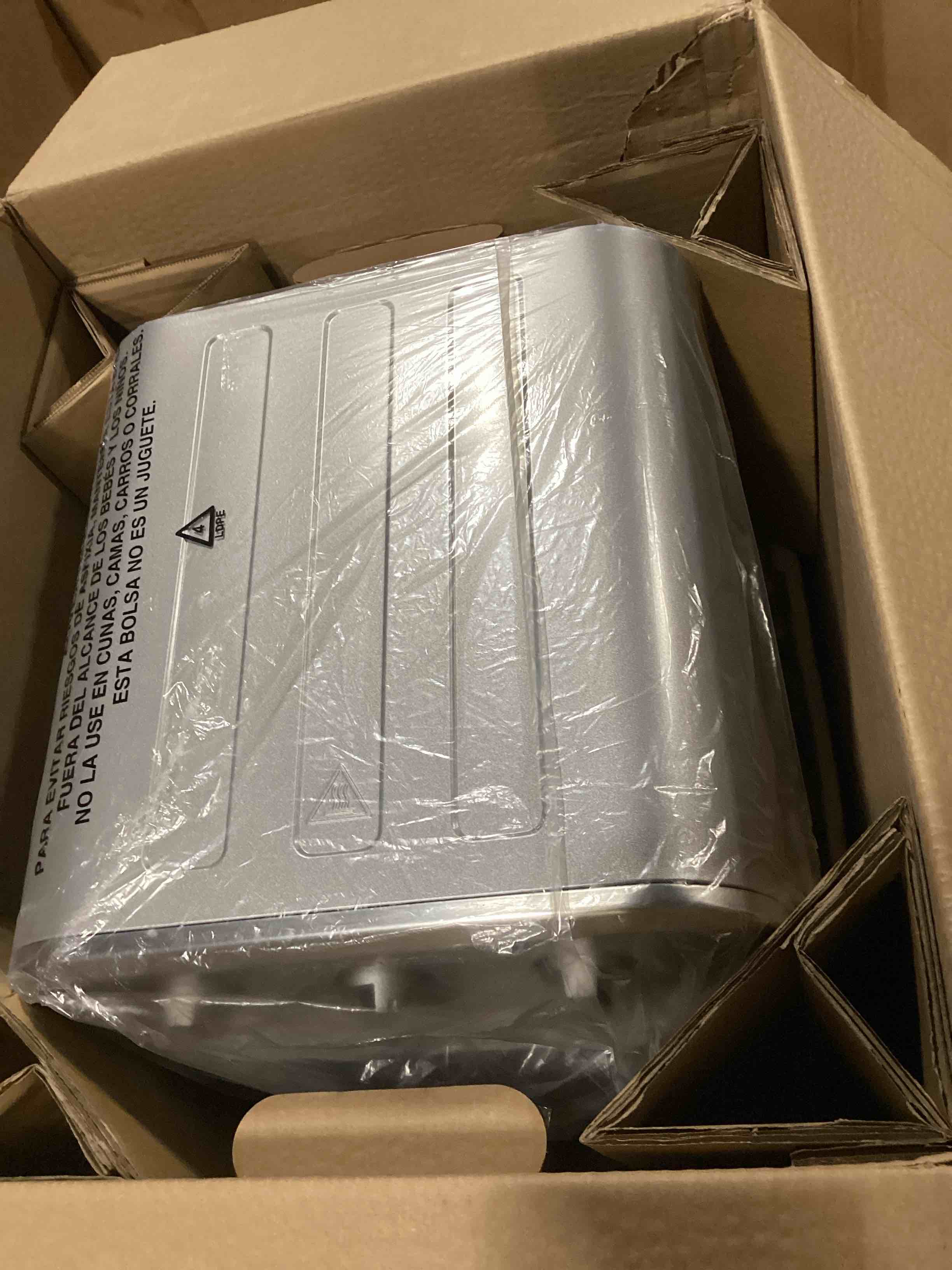 https://s3.amazonaws.com/lotting-images-prod/bidfta/GRA2473872_1746531761493.jpeg