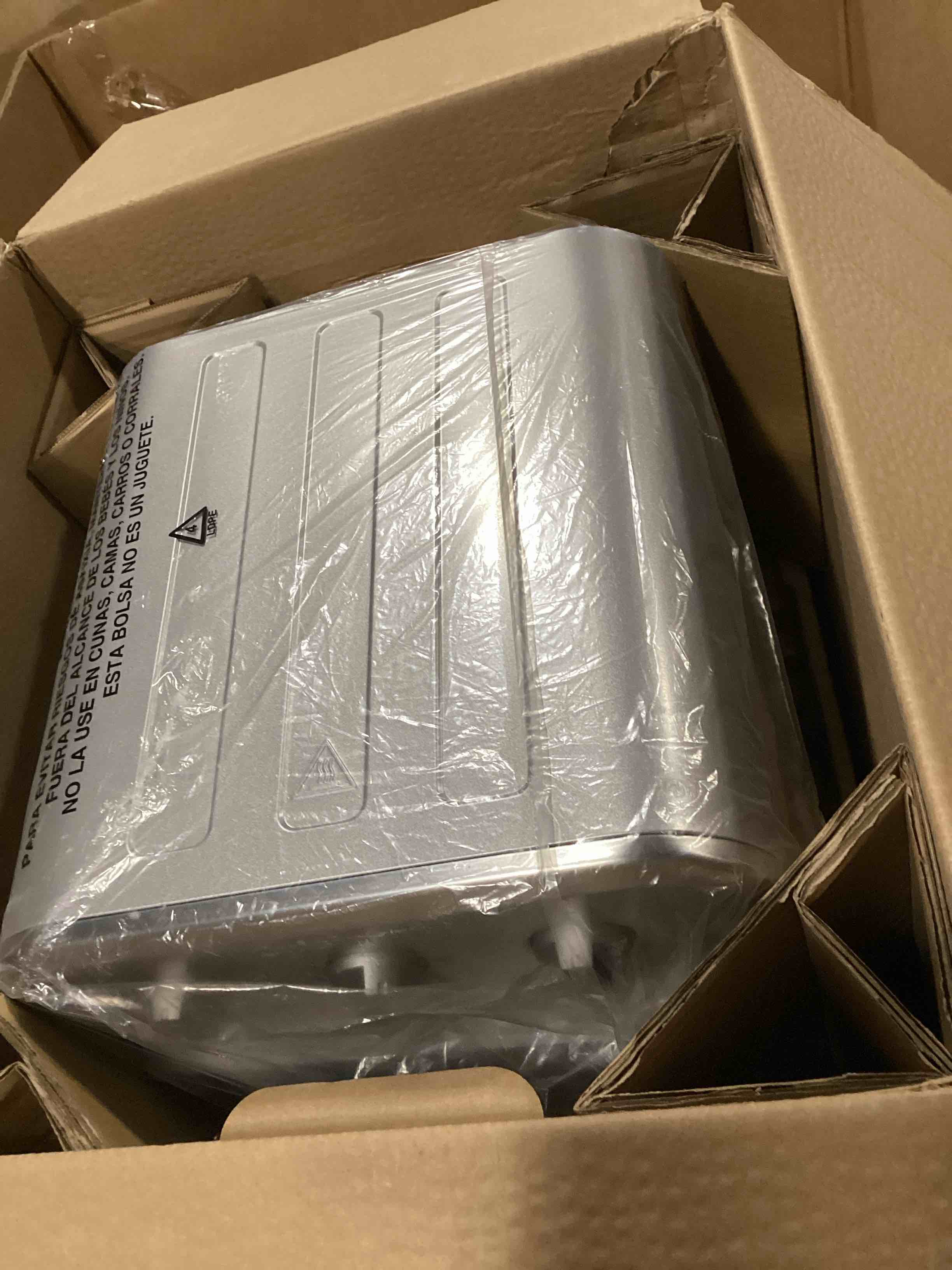 https://s3.amazonaws.com/lotting-images-prod/bidfta/GRA2473872_1746531763765.jpeg