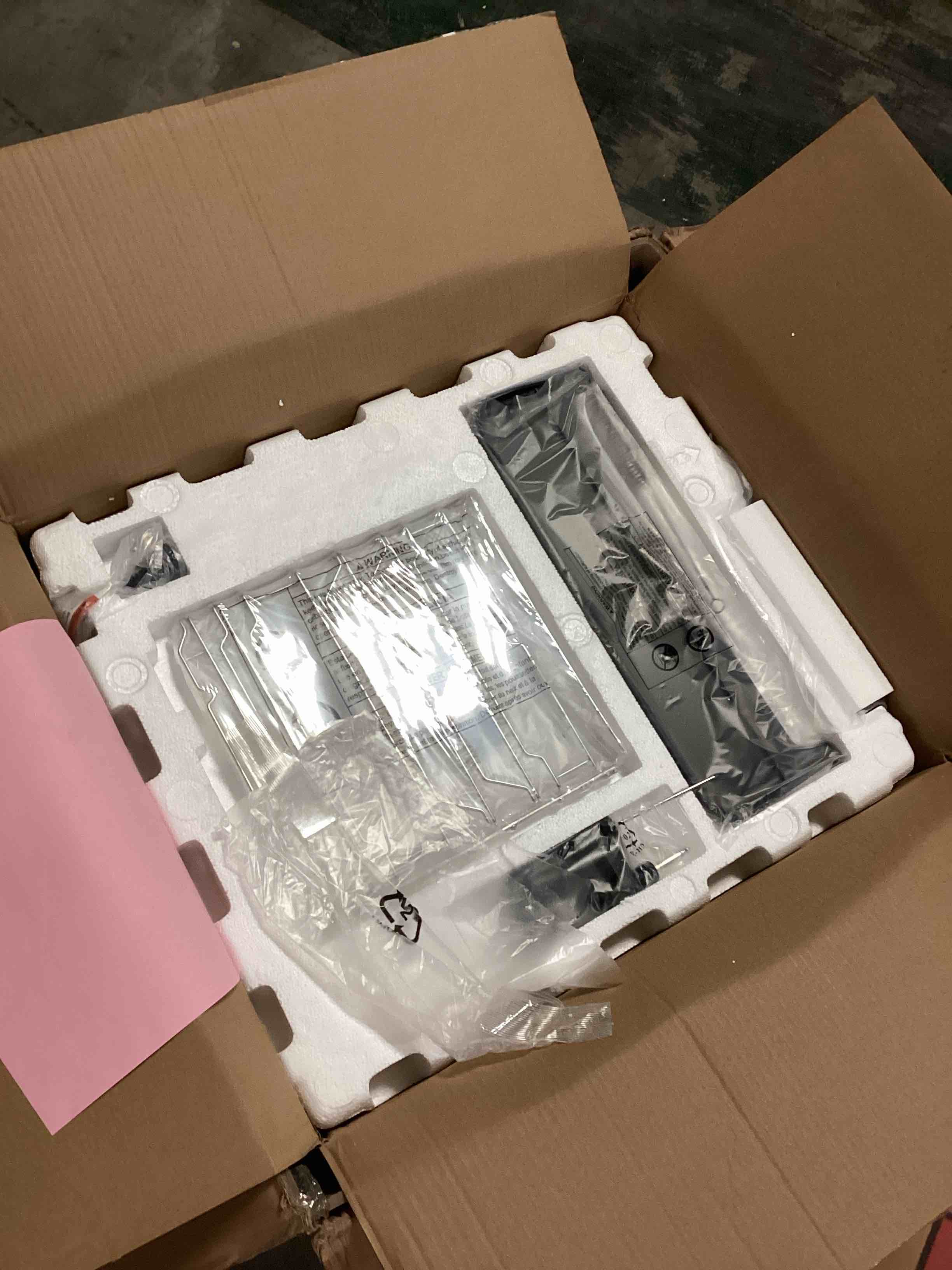https://s3.amazonaws.com/lotting-images-prod/bidfta/GRA2474507_1747676733004.jpeg