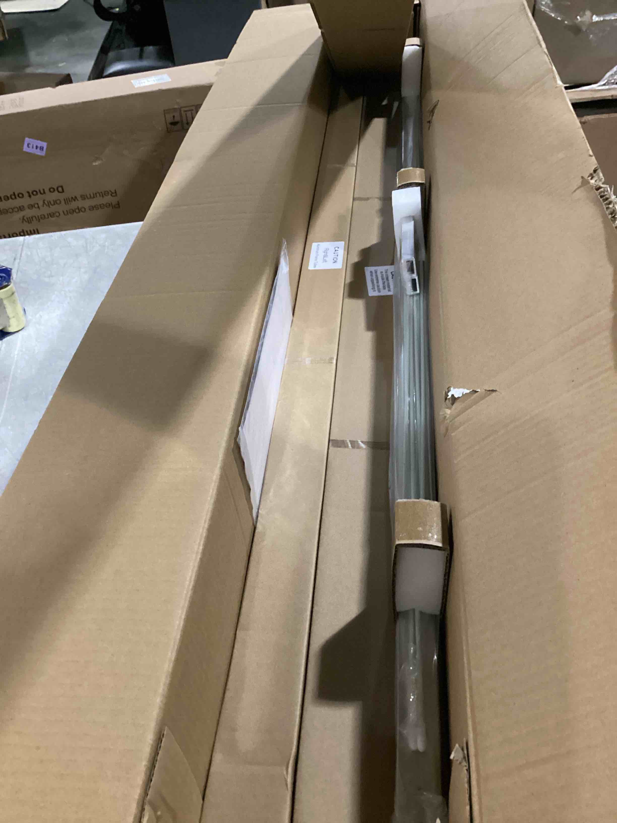 https://s3.amazonaws.com/lotting-images-prod/bidfta/GRA2476123_1746789245076.jpeg