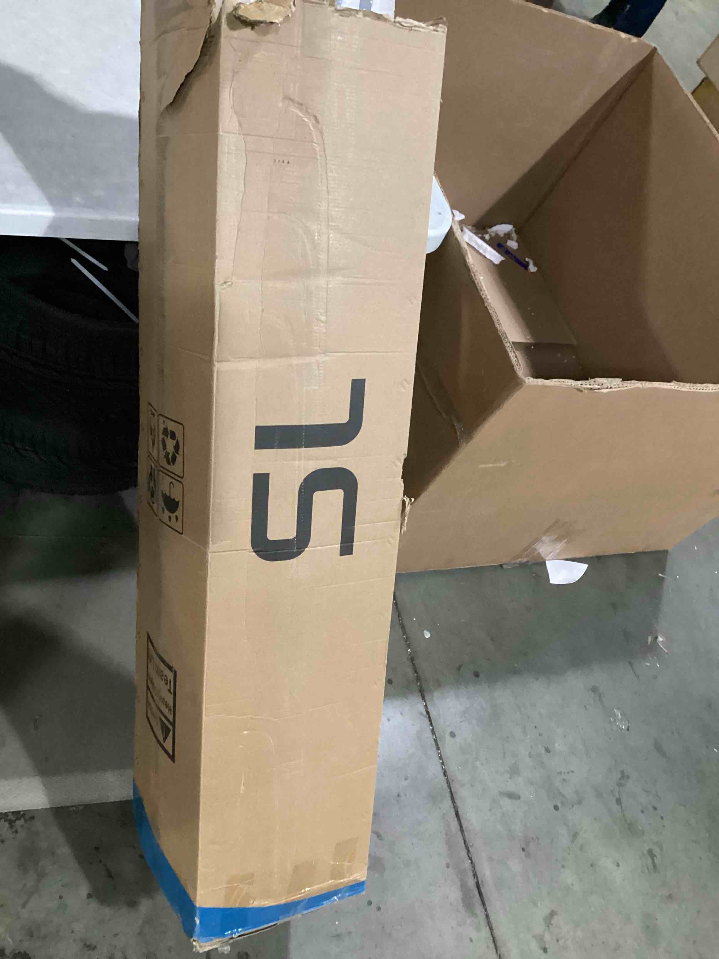 https://s3.amazonaws.com/lotting-images-prod/bidfta/GRA2476125_1746790358073.jpeg