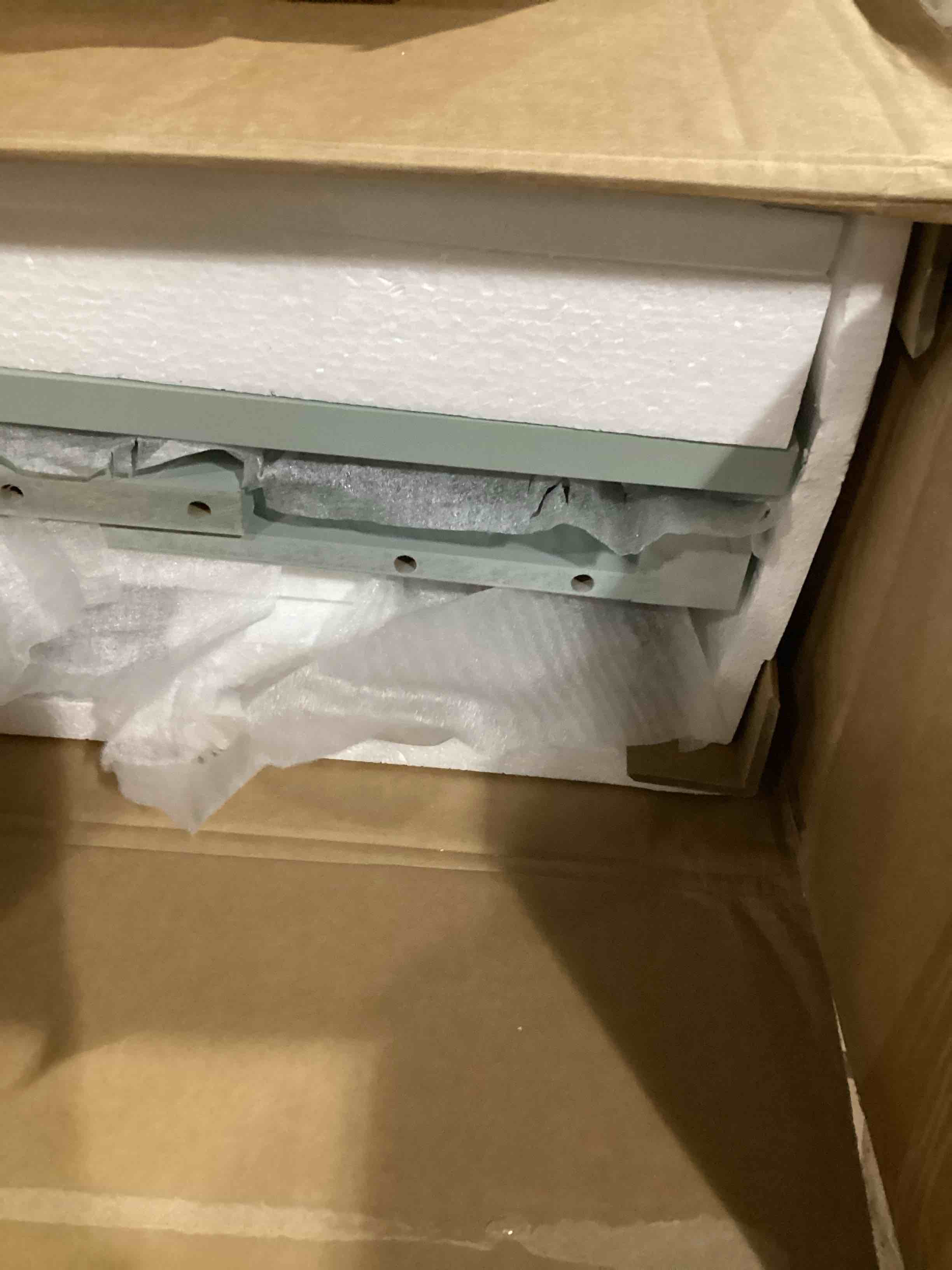 https://s3.amazonaws.com/lotting-images-prod/bidfta/GRA2476404_1747248660752.jpeg