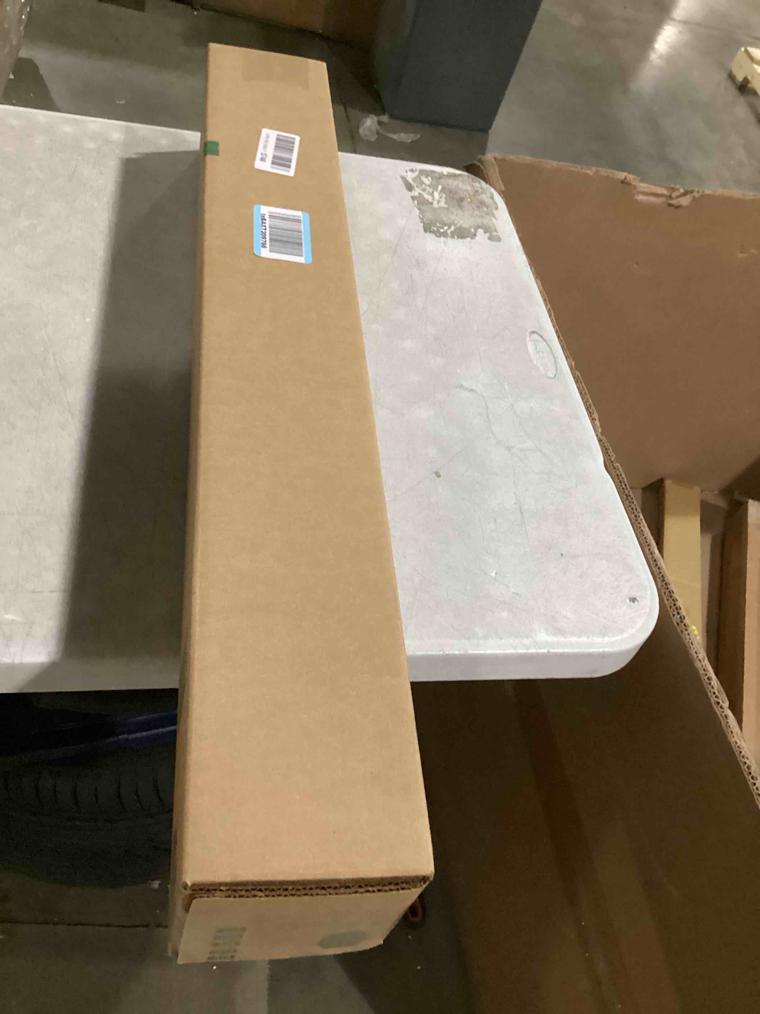https://s3.amazonaws.com/lotting-images-prod/bidfta/GRA2476595_1747401758032.jpeg
