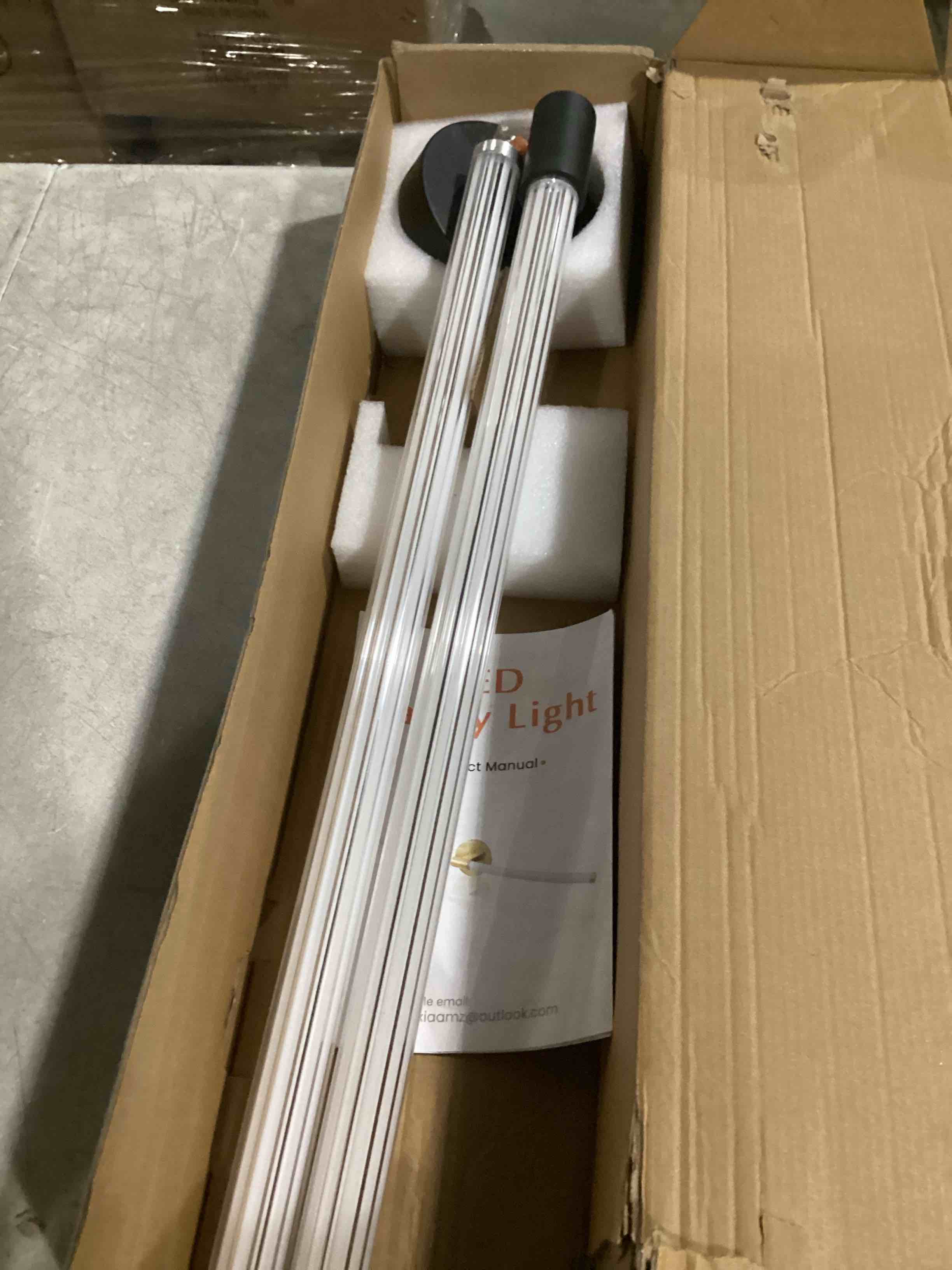 https://s3.amazonaws.com/lotting-images-prod/bidfta/GRA2476600_1747402402491.jpeg