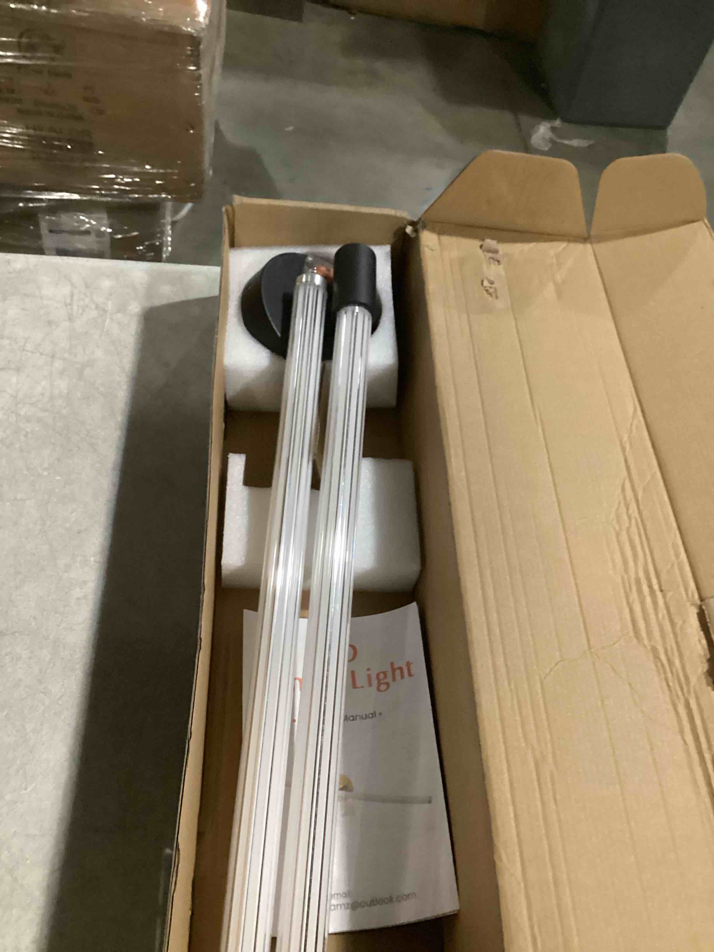 https://s3.amazonaws.com/lotting-images-prod/bidfta/GRA2476600_1747402403964.jpeg