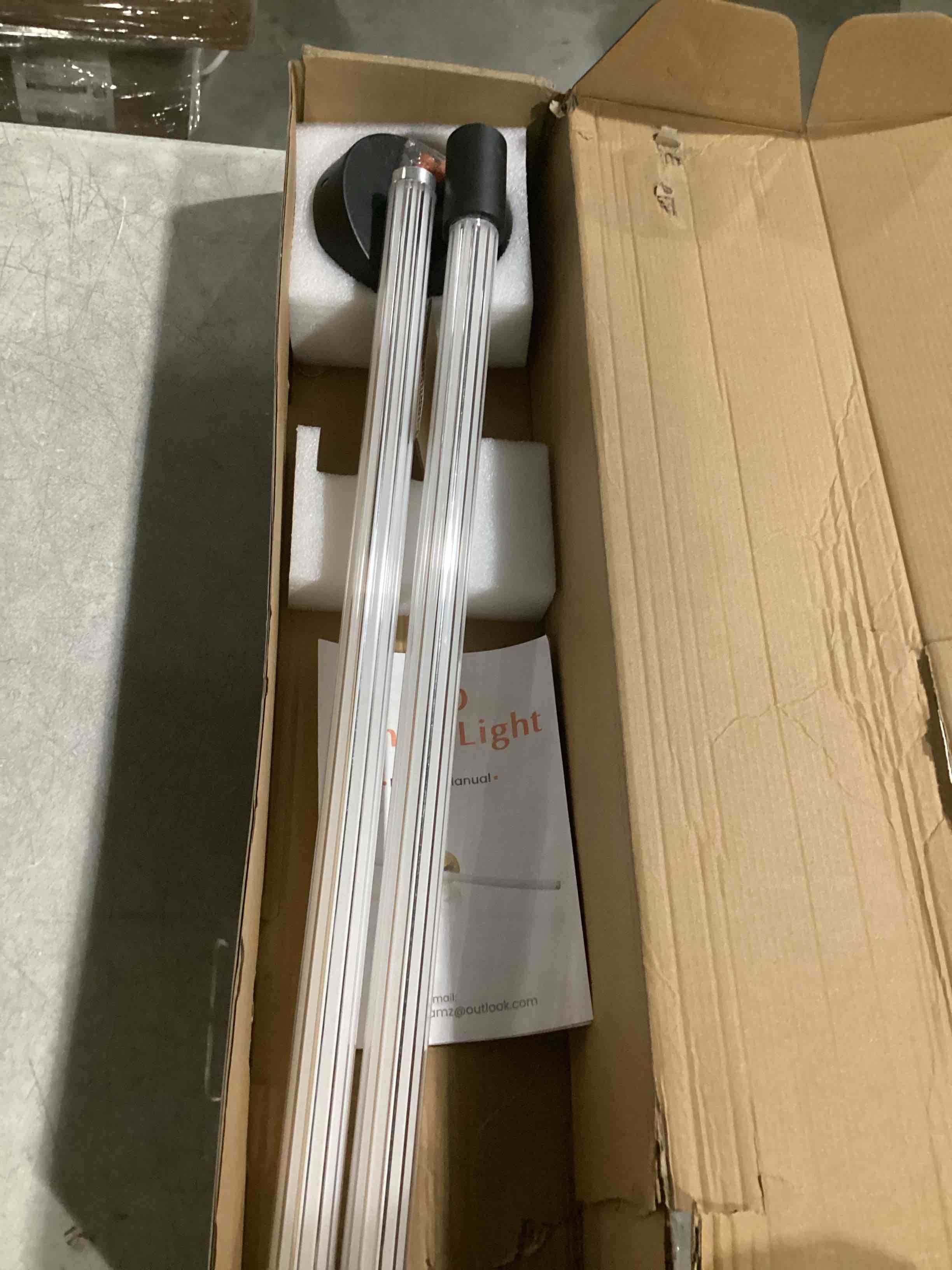 https://s3.amazonaws.com/lotting-images-prod/bidfta/GRA2476600_1747402404931.jpeg