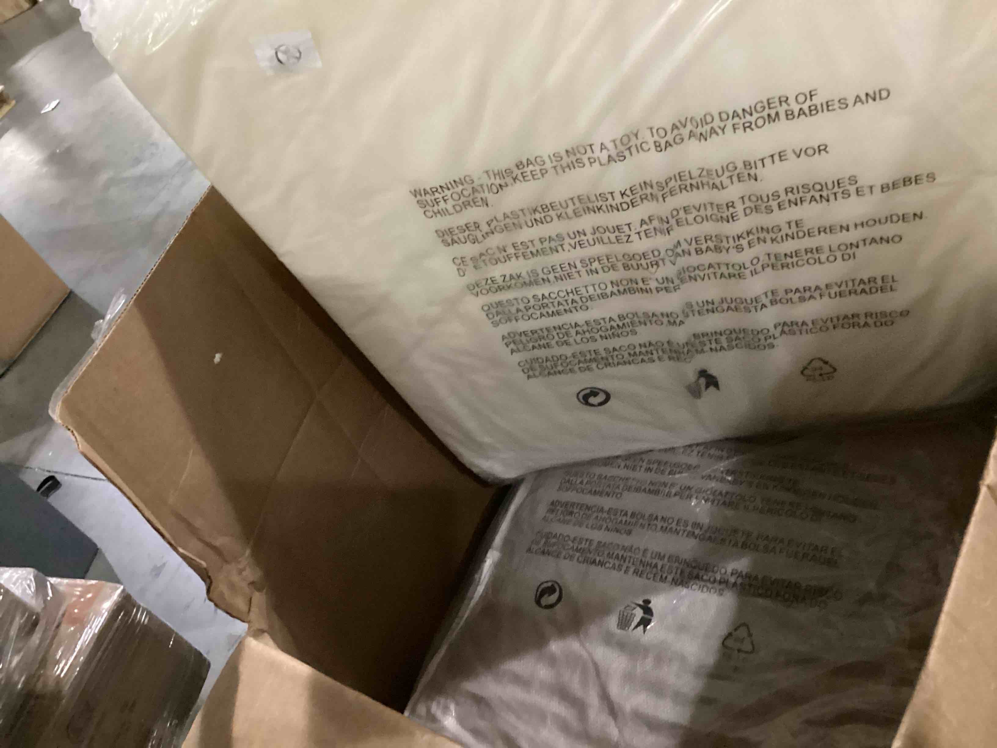 https://s3.amazonaws.com/lotting-images-prod/bidfta/GRA2476776_1747742146095.jpeg