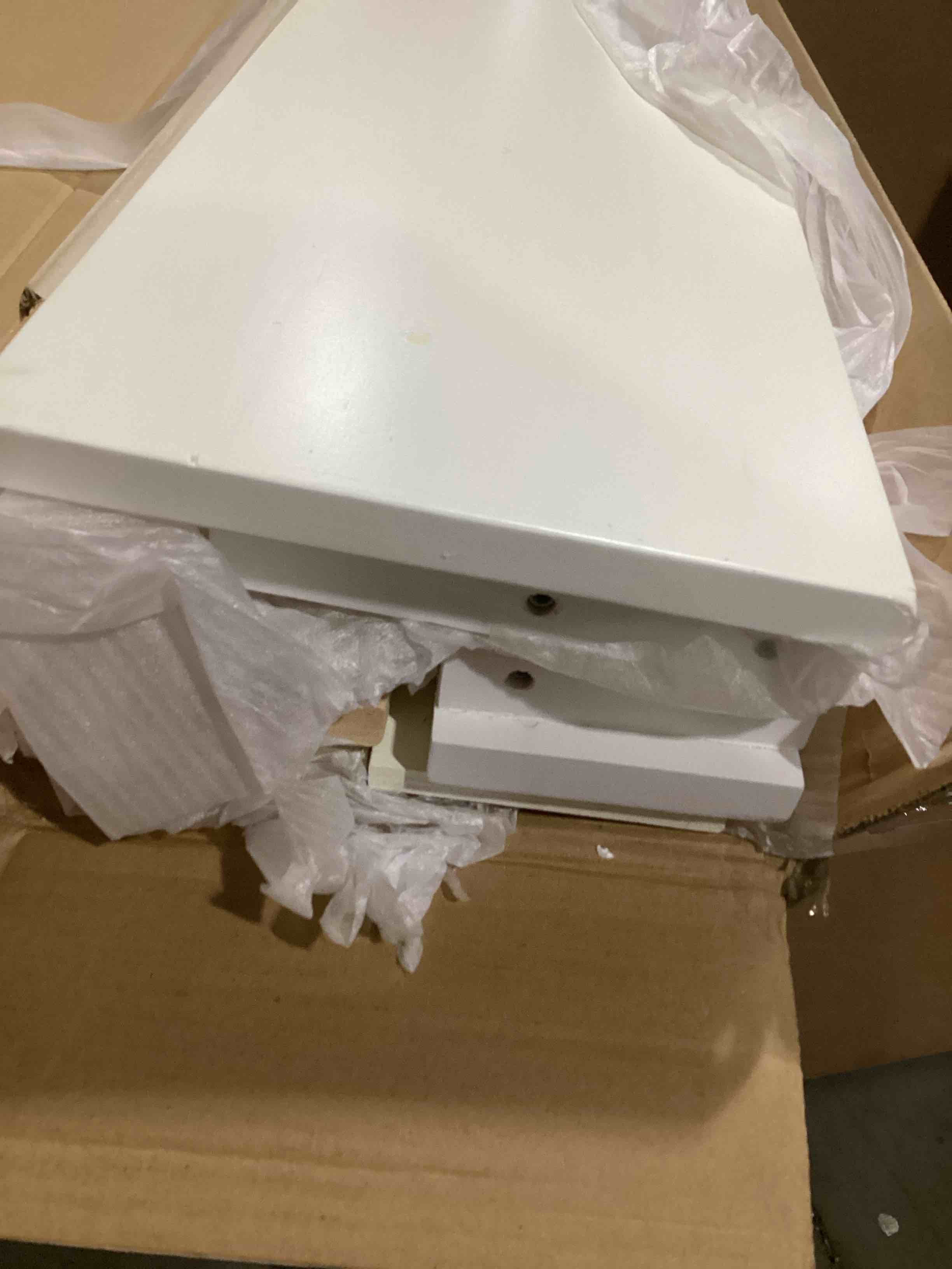 https://s3.amazonaws.com/lotting-images-prod/bidfta/GRA2476860_1747842048368.jpeg