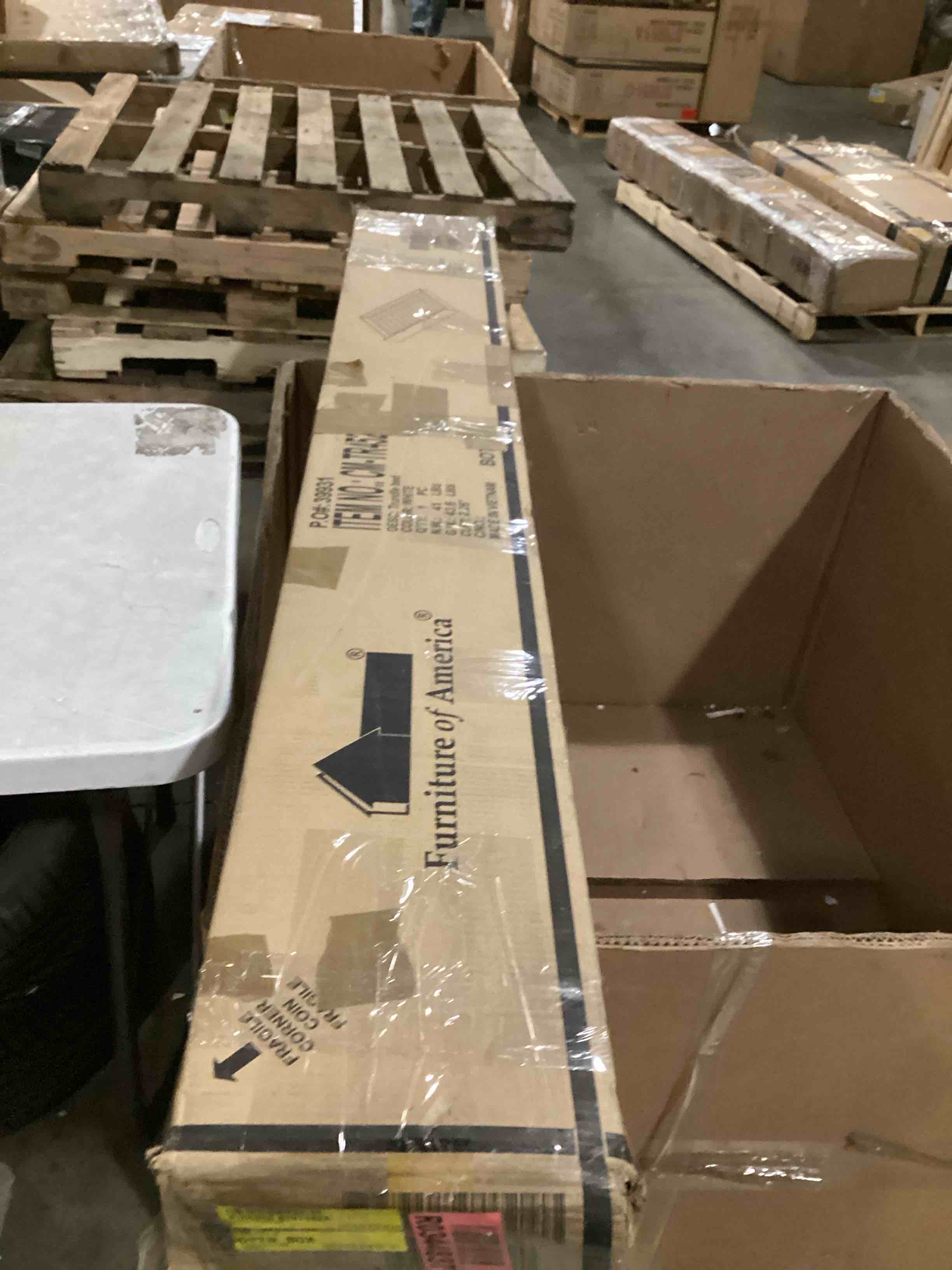 https://s3.amazonaws.com/lotting-images-prod/bidfta/GRA2476860_1747842166442.jpeg