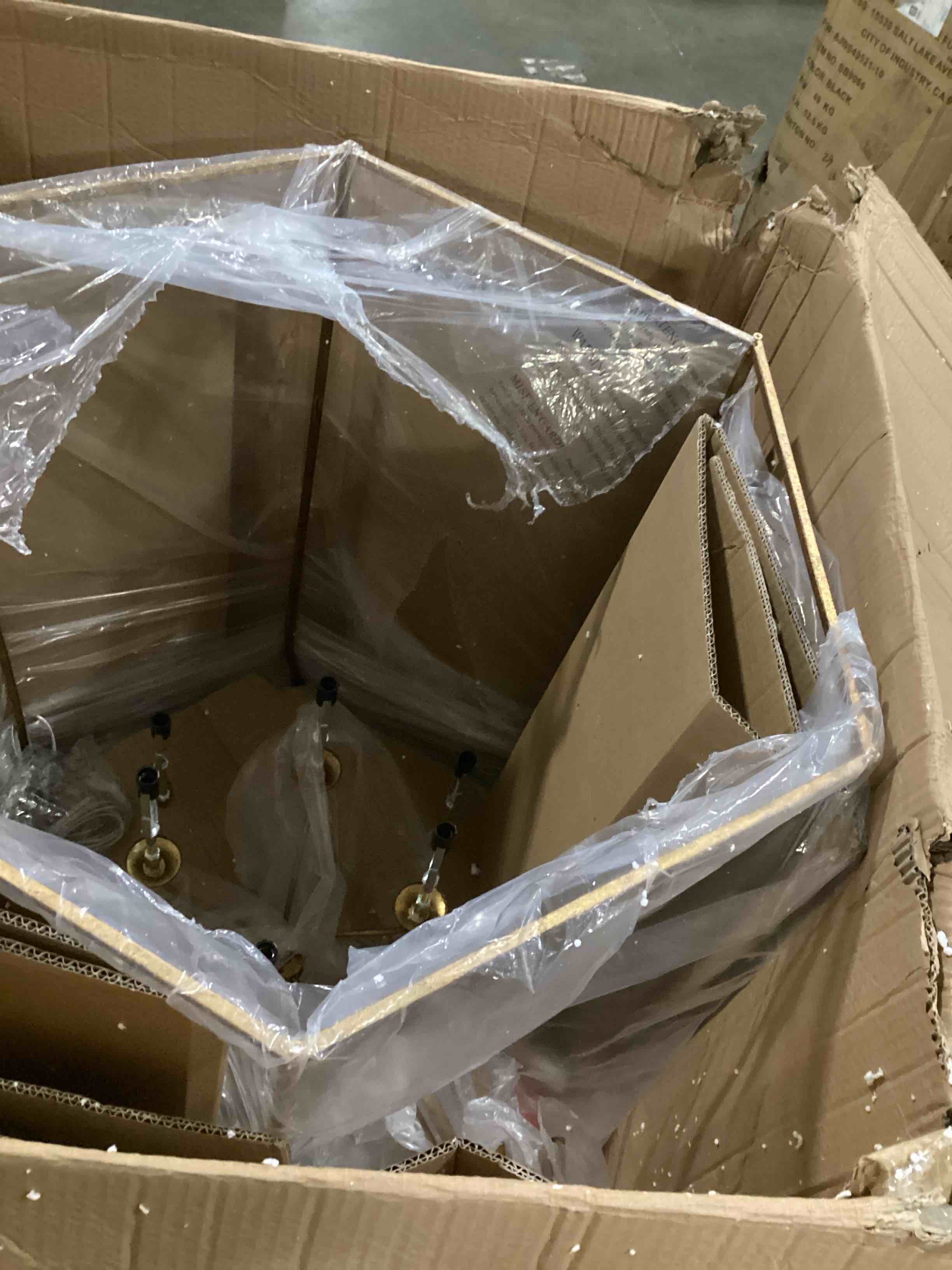 https://s3.amazonaws.com/lotting-images-prod/bidfta/GRA2477039_1748443246730.jpeg
