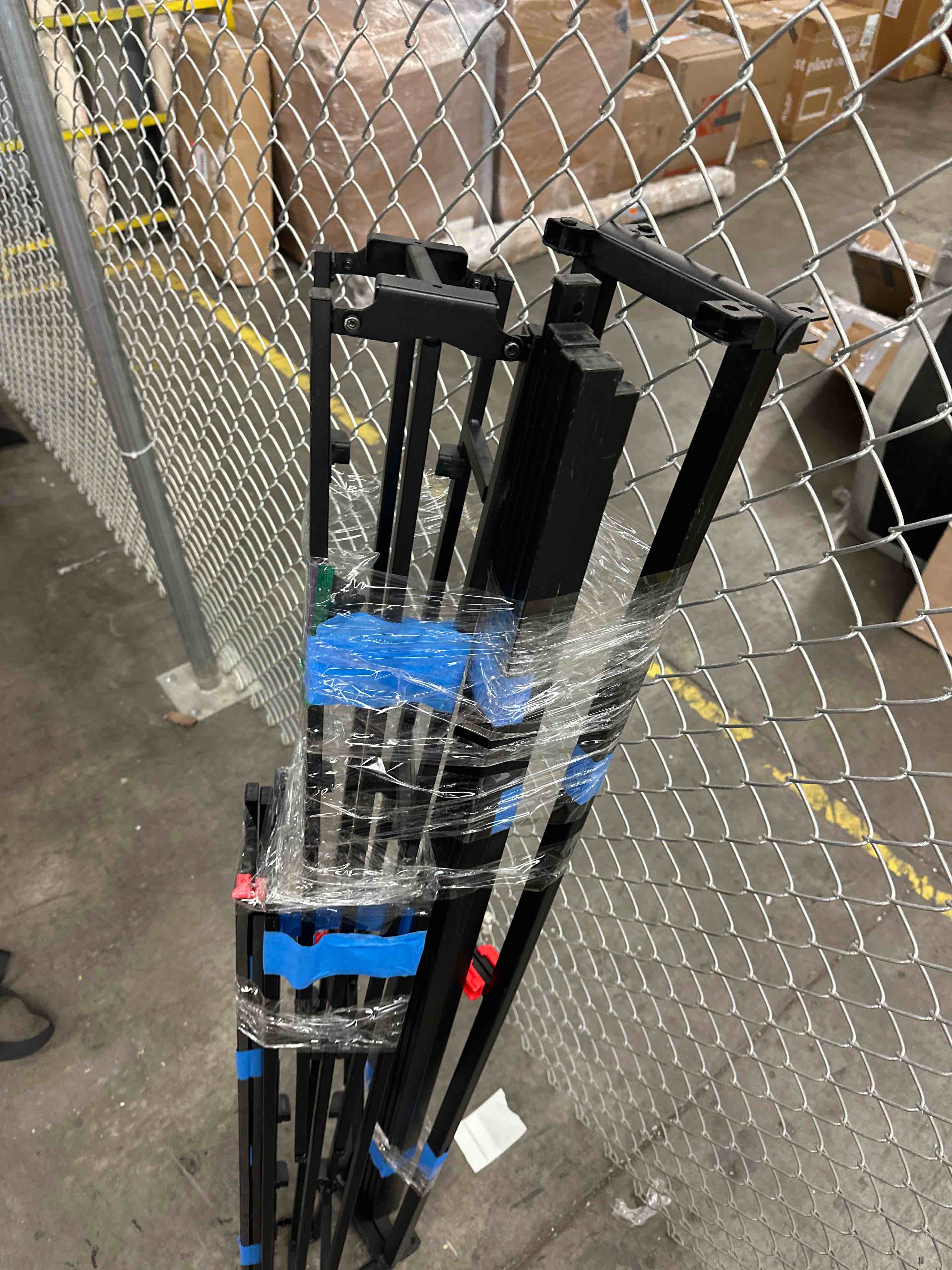 https://s3.amazonaws.com/lotting-images-prod/bidfta/GRA2477454_1754656249644.jpeg