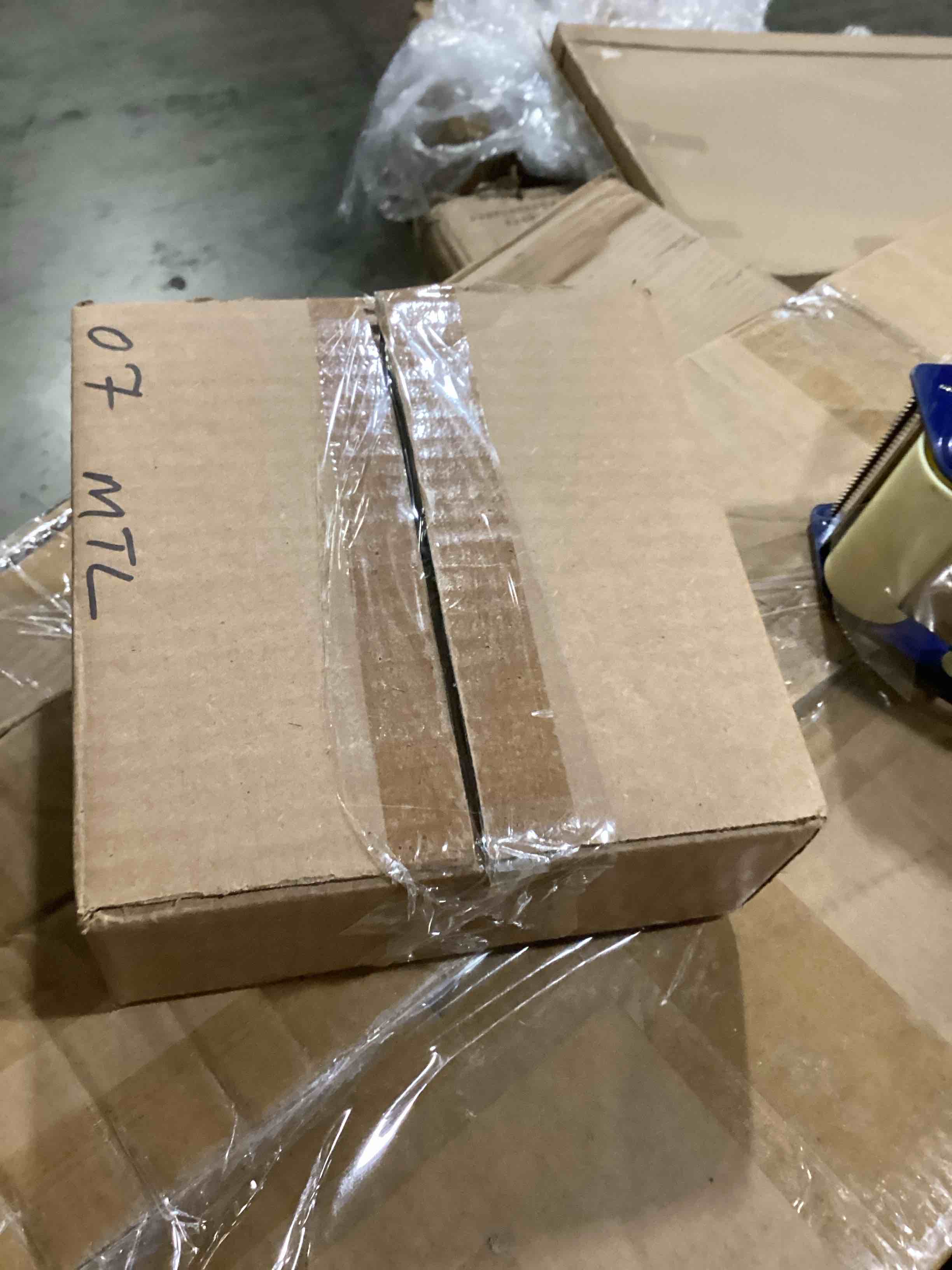 https://s3.amazonaws.com/lotting-images-prod/bidfta/GRA2477498_1755608690438.jpeg