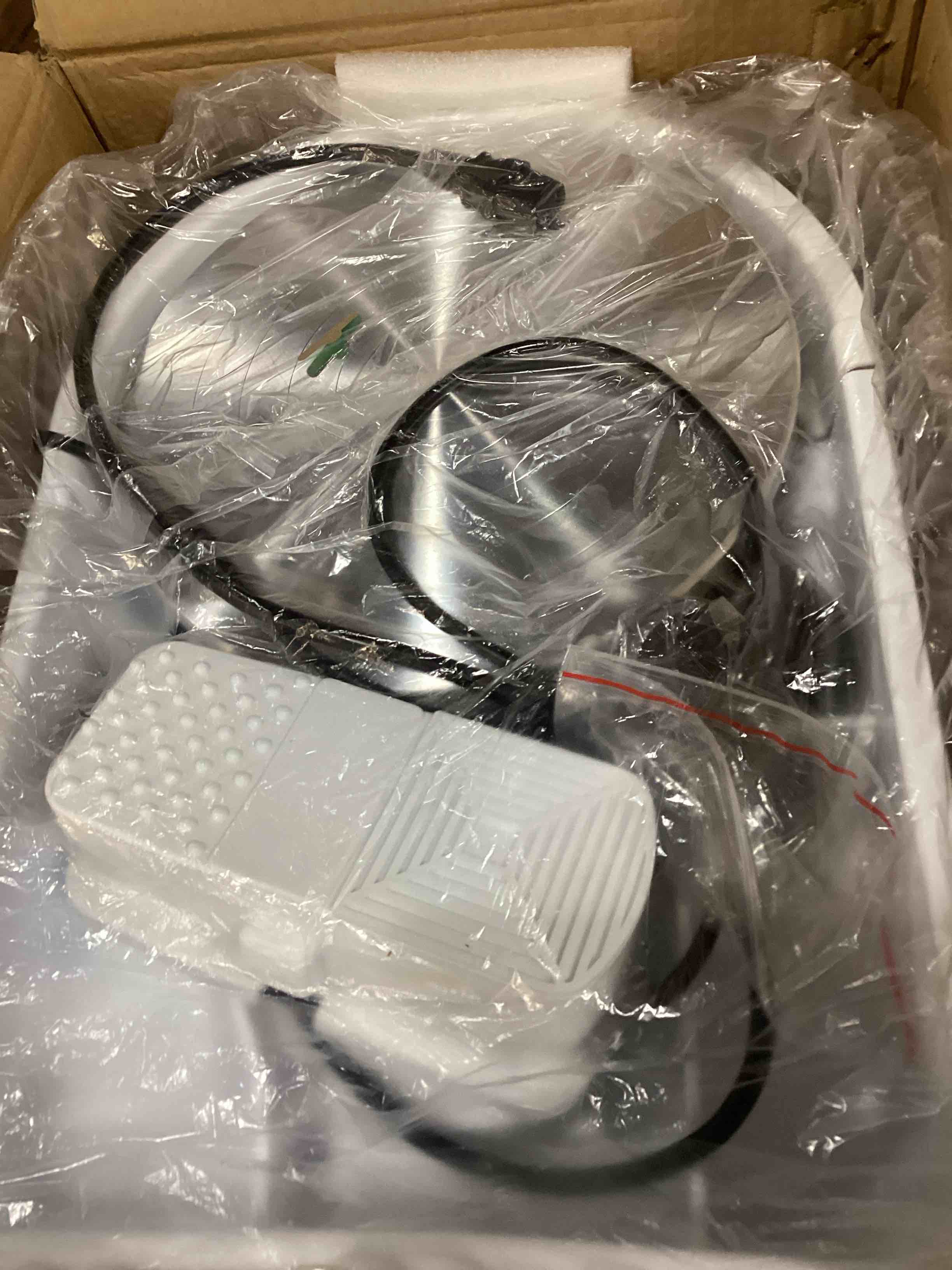 https://s3.amazonaws.com/lotting-images-prod/bidfta/GRA2477499_1755610929704.jpeg