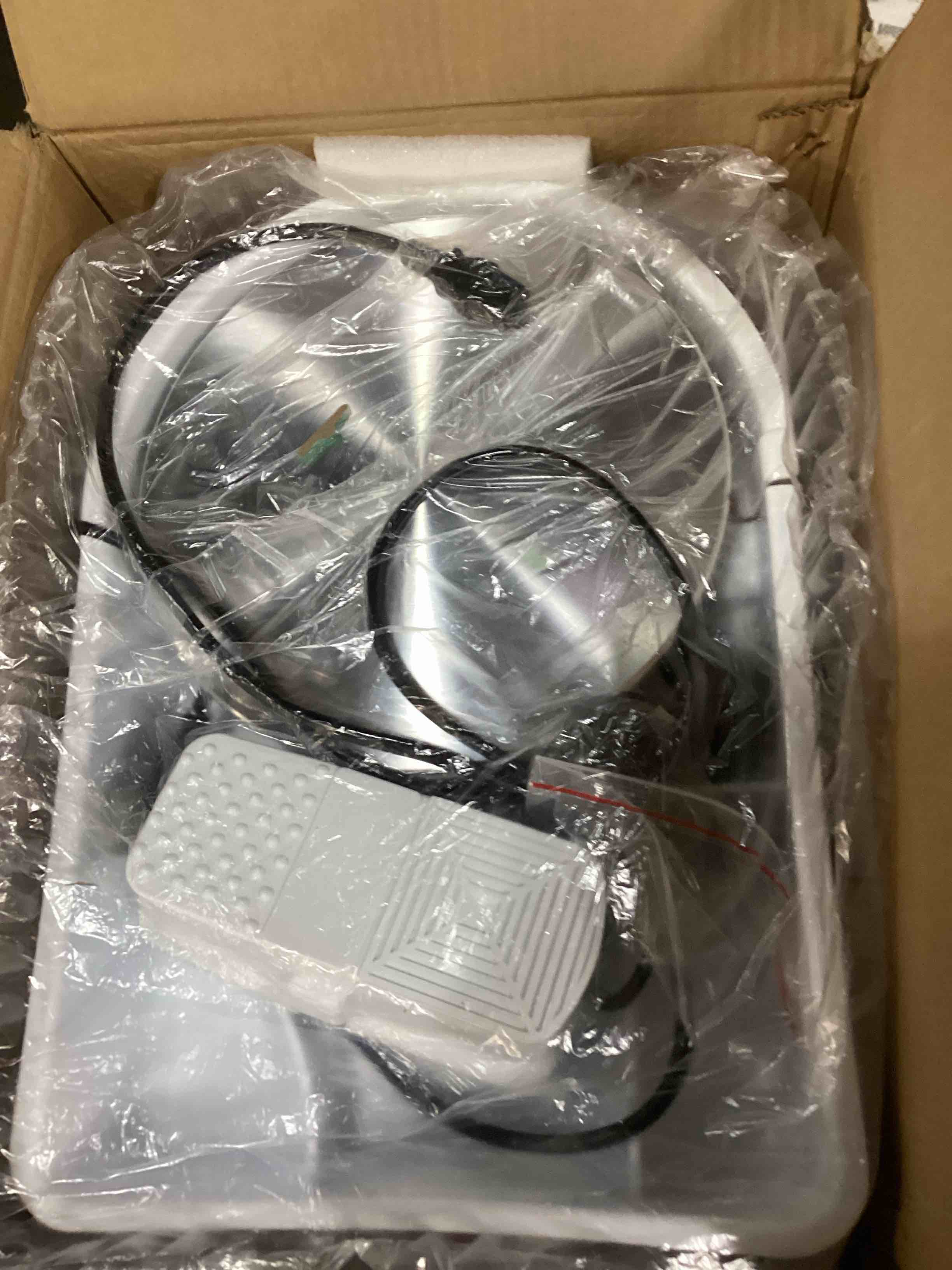 https://s3.amazonaws.com/lotting-images-prod/bidfta/GRA2477499_1755610931323.jpeg