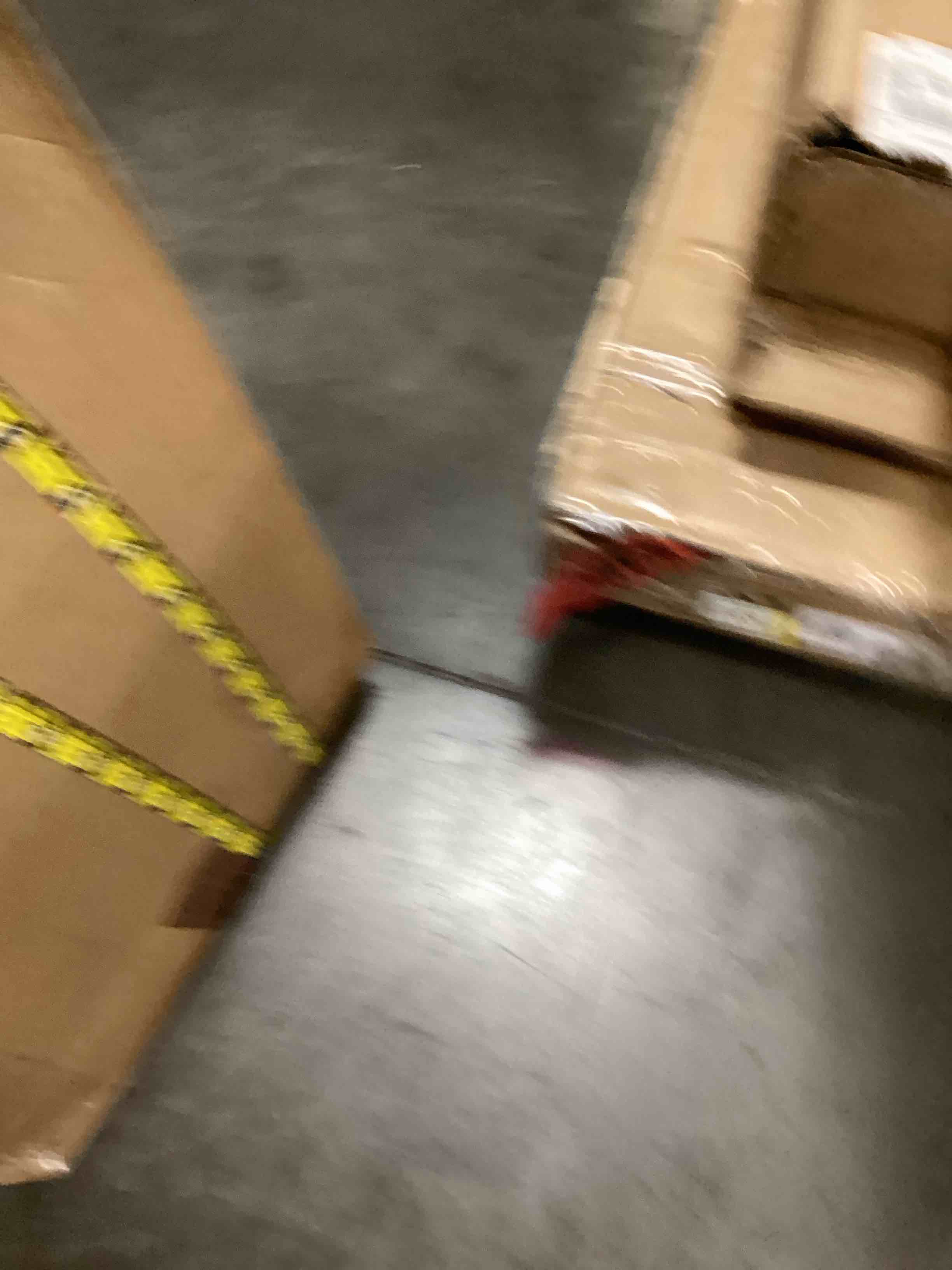 https://s3.amazonaws.com/lotting-images-prod/bidfta/GRA2477522_1755615509215.jpeg