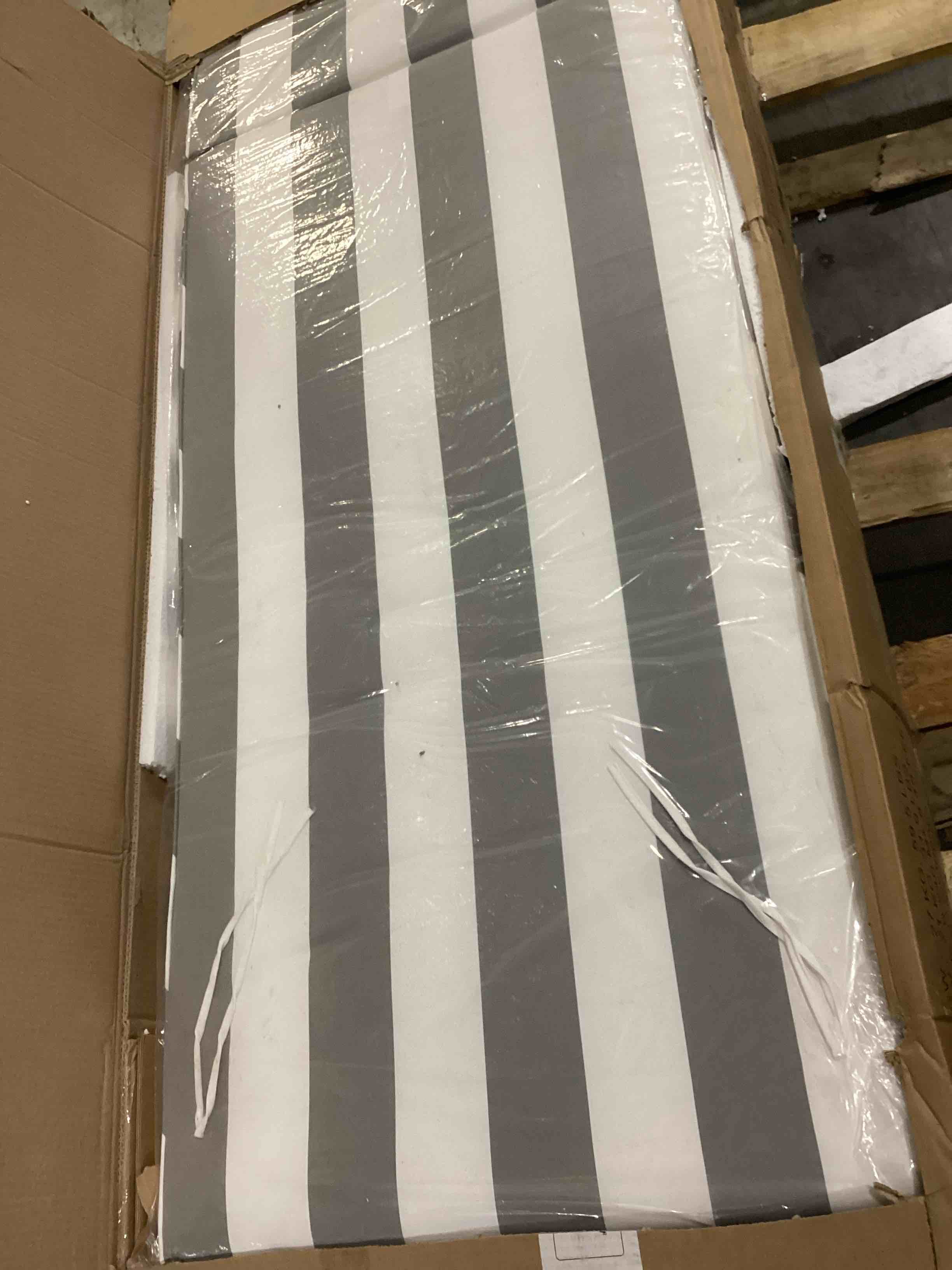 https://s3.amazonaws.com/lotting-images-prod/bidfta/GRA2479053_1750164953326.jpeg