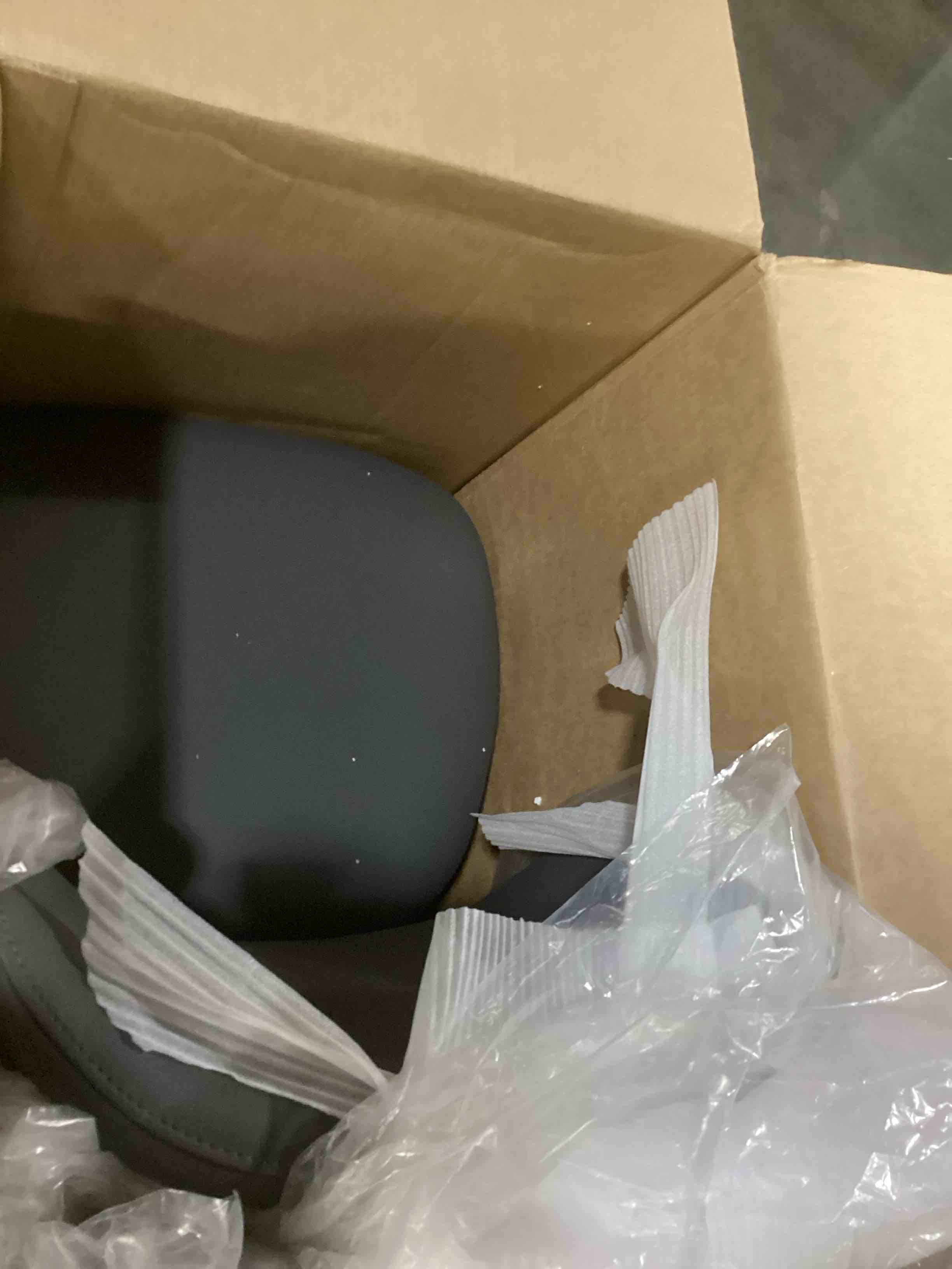 https://s3.amazonaws.com/lotting-images-prod/bidfta/GRA2479059_1750167311672.jpeg