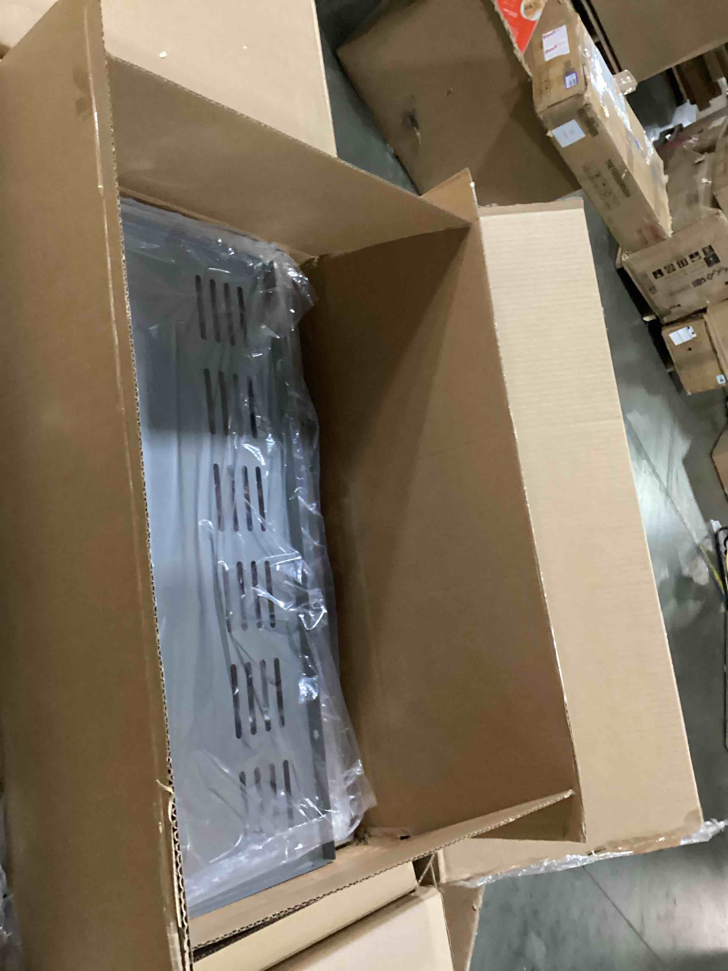 https://s3.amazonaws.com/lotting-images-prod/bidfta/GRA2479165_1750331747367.jpeg