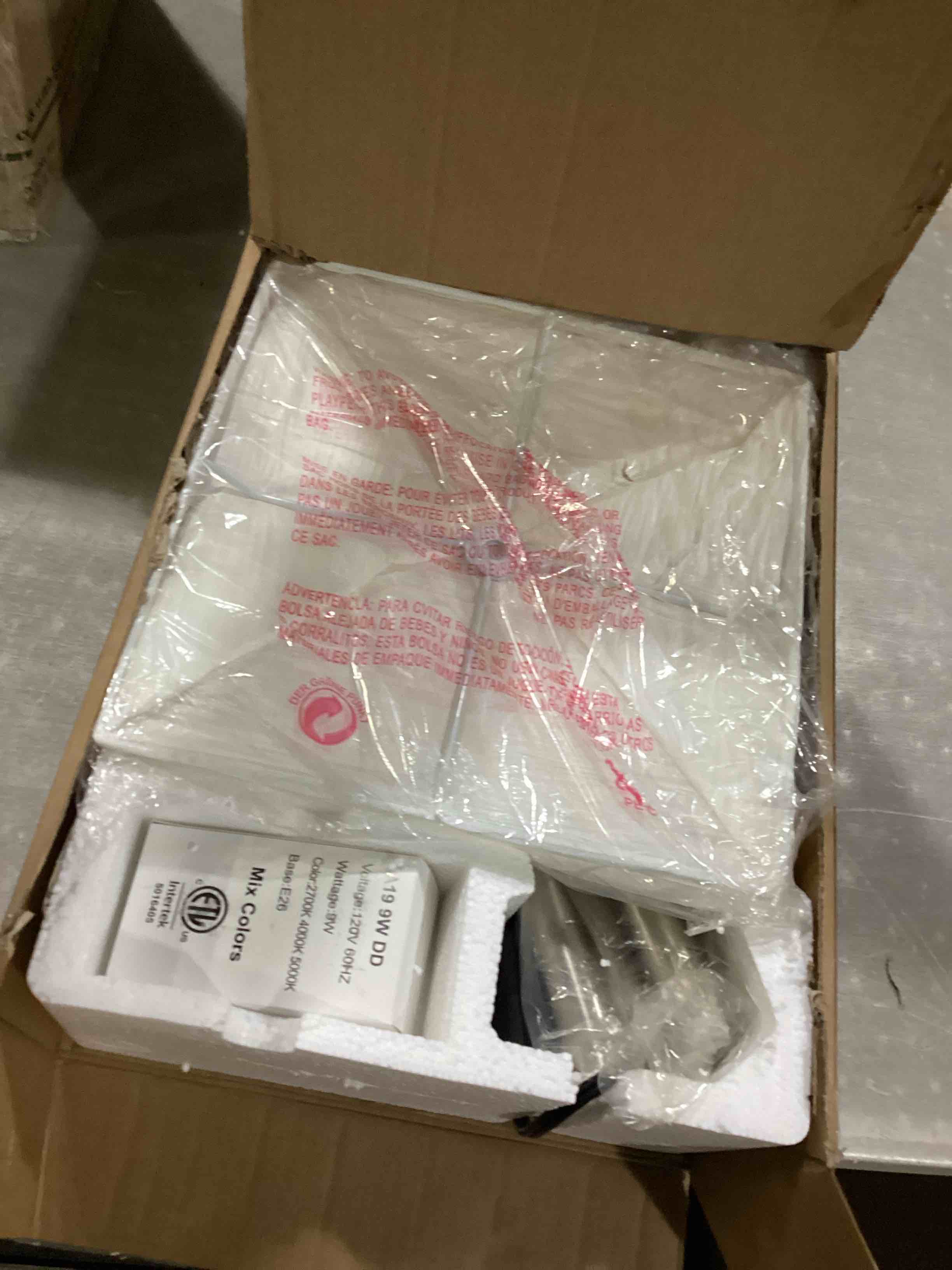 https://s3.amazonaws.com/lotting-images-prod/bidfta/GRA2479182_1750337253694.jpeg