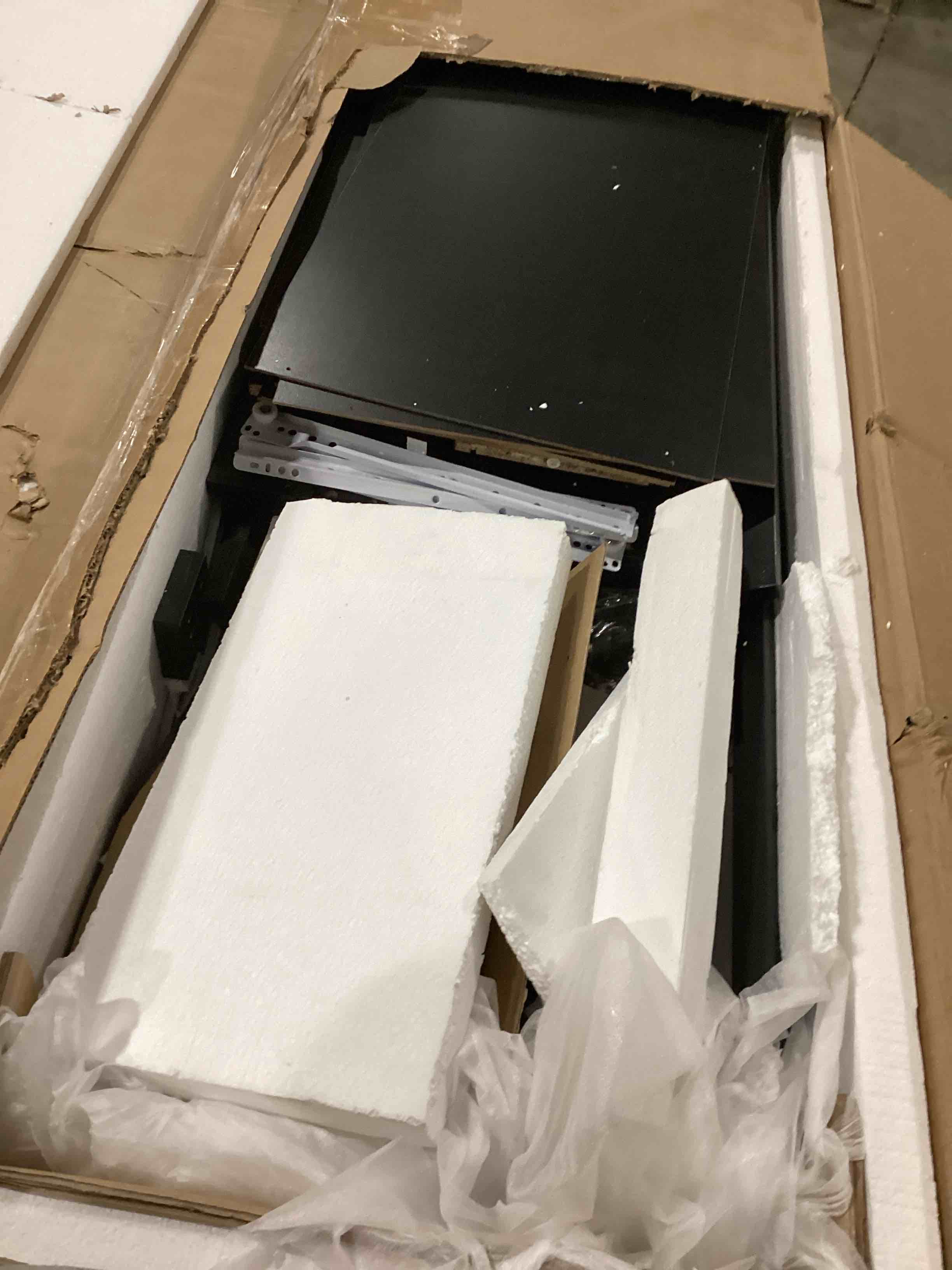 https://s3.amazonaws.com/lotting-images-prod/bidfta/GRA2479300_1750507554617.jpeg