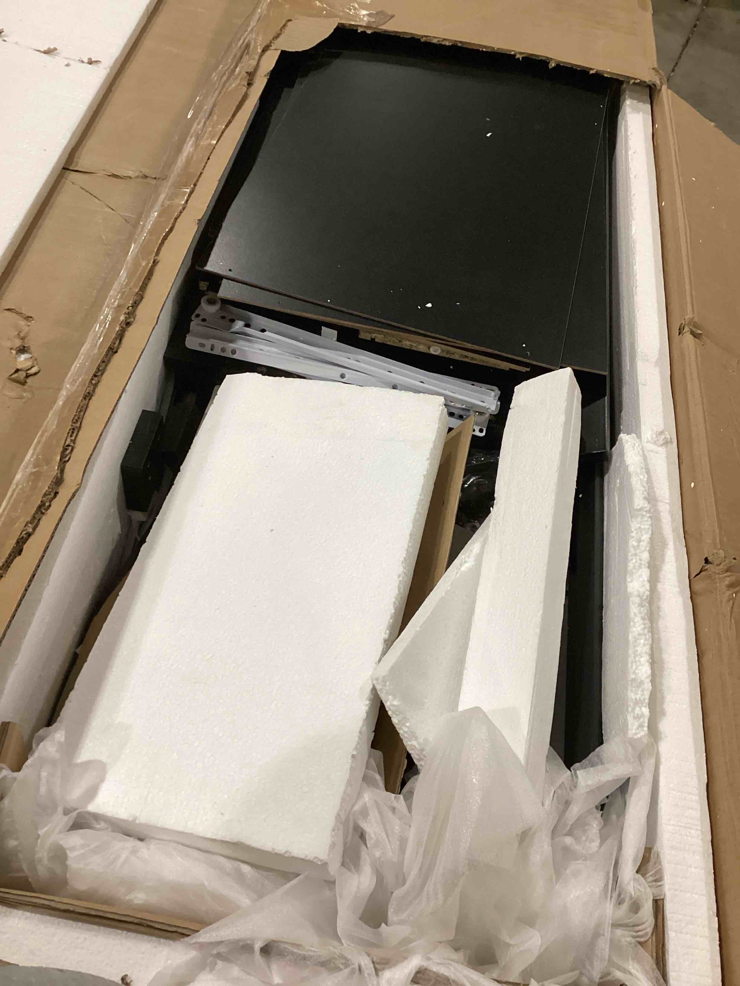https://s3.amazonaws.com/lotting-images-prod/bidfta/GRA2479300_1750507555452.jpeg