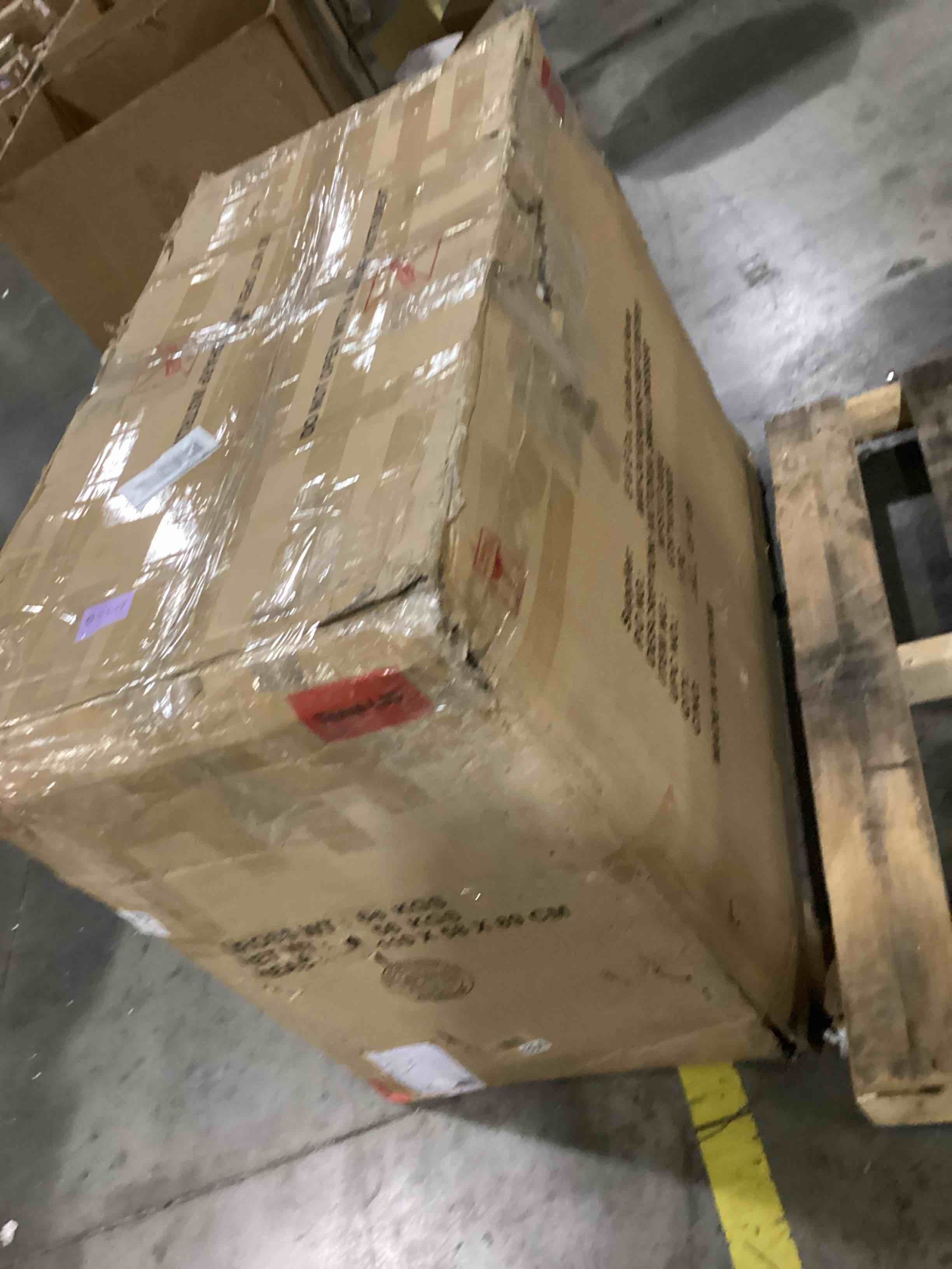 https://s3.amazonaws.com/lotting-images-prod/bidfta/GRA2479326_1750518501351.jpeg