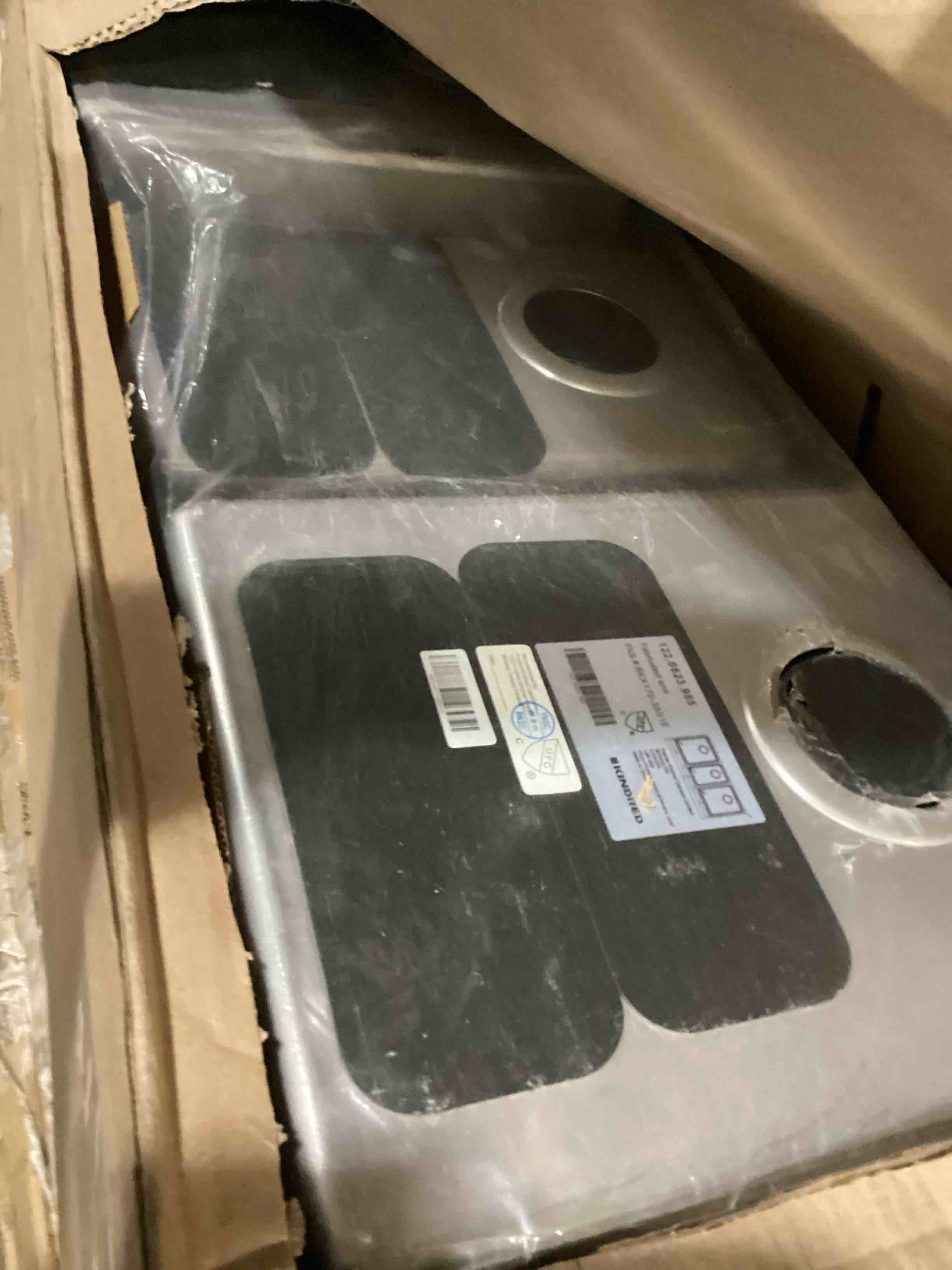 https://s3.amazonaws.com/lotting-images-prod/bidfta/GRA2479366_1750686337521.jpeg