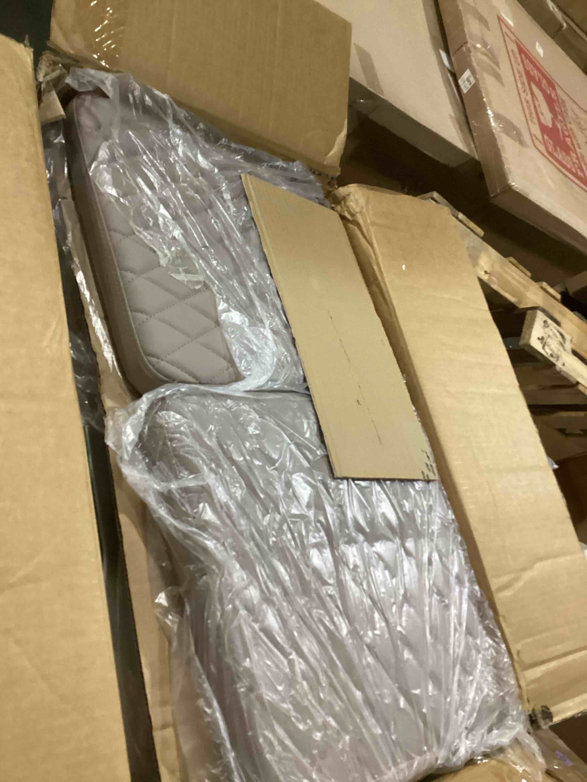 https://s3.amazonaws.com/lotting-images-prod/bidfta/GRA2479578_1750943733315.jpeg