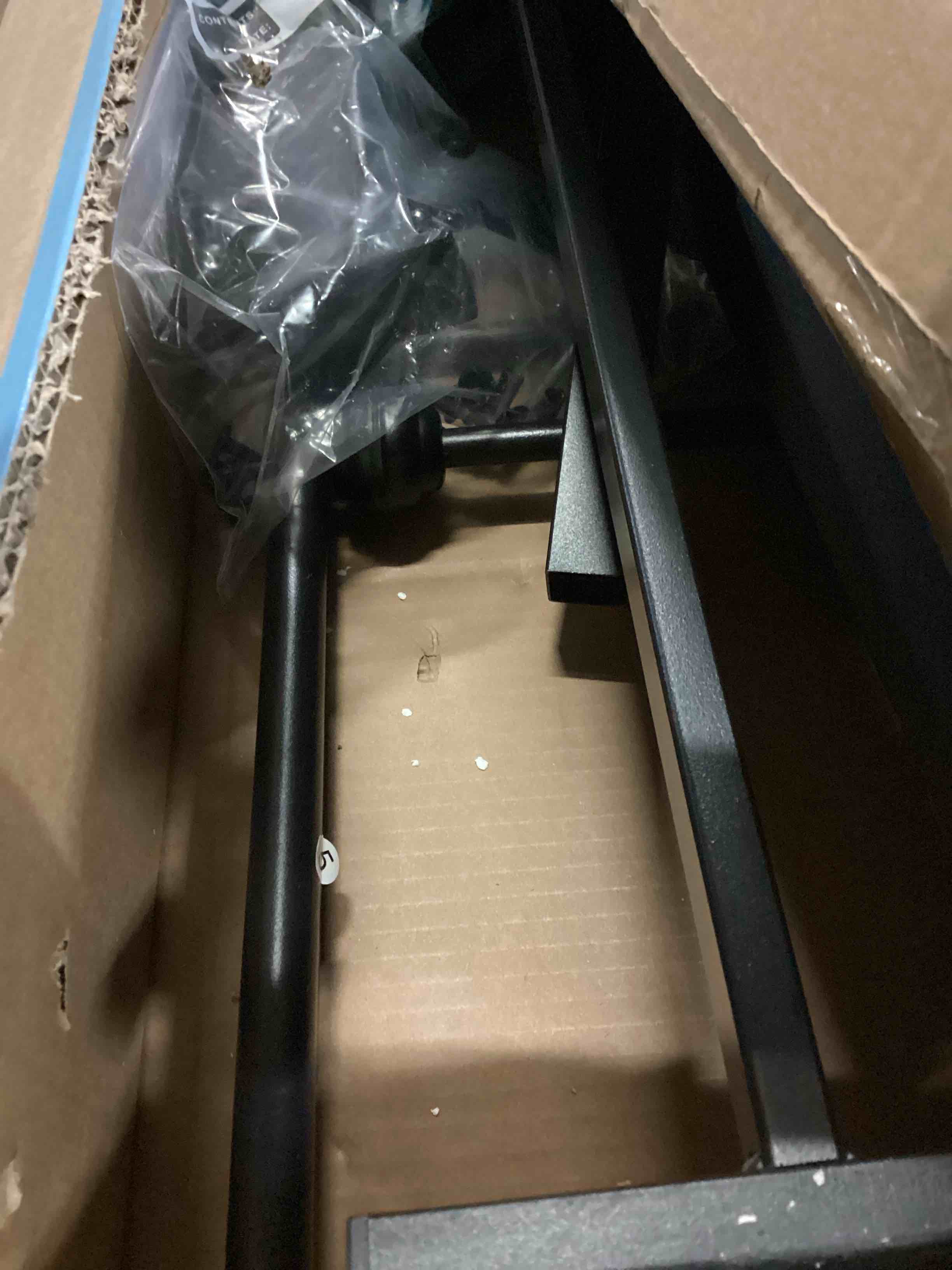 https://s3.amazonaws.com/lotting-images-prod/bidfta/GRA2482318_1749667563177.jpeg