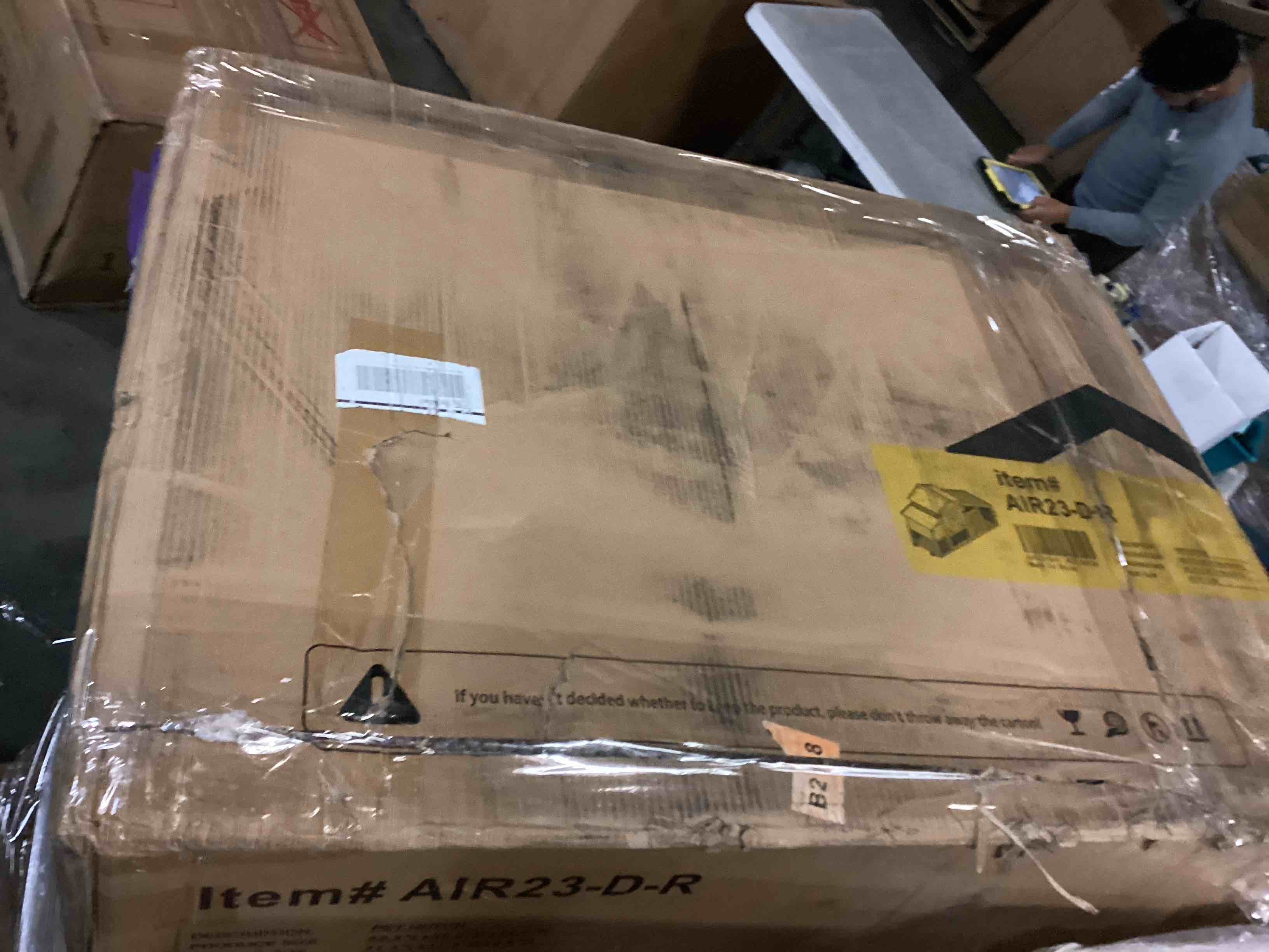 https://s3.amazonaws.com/lotting-images-prod/bidfta/GRA2482779_1750336132623.jpeg