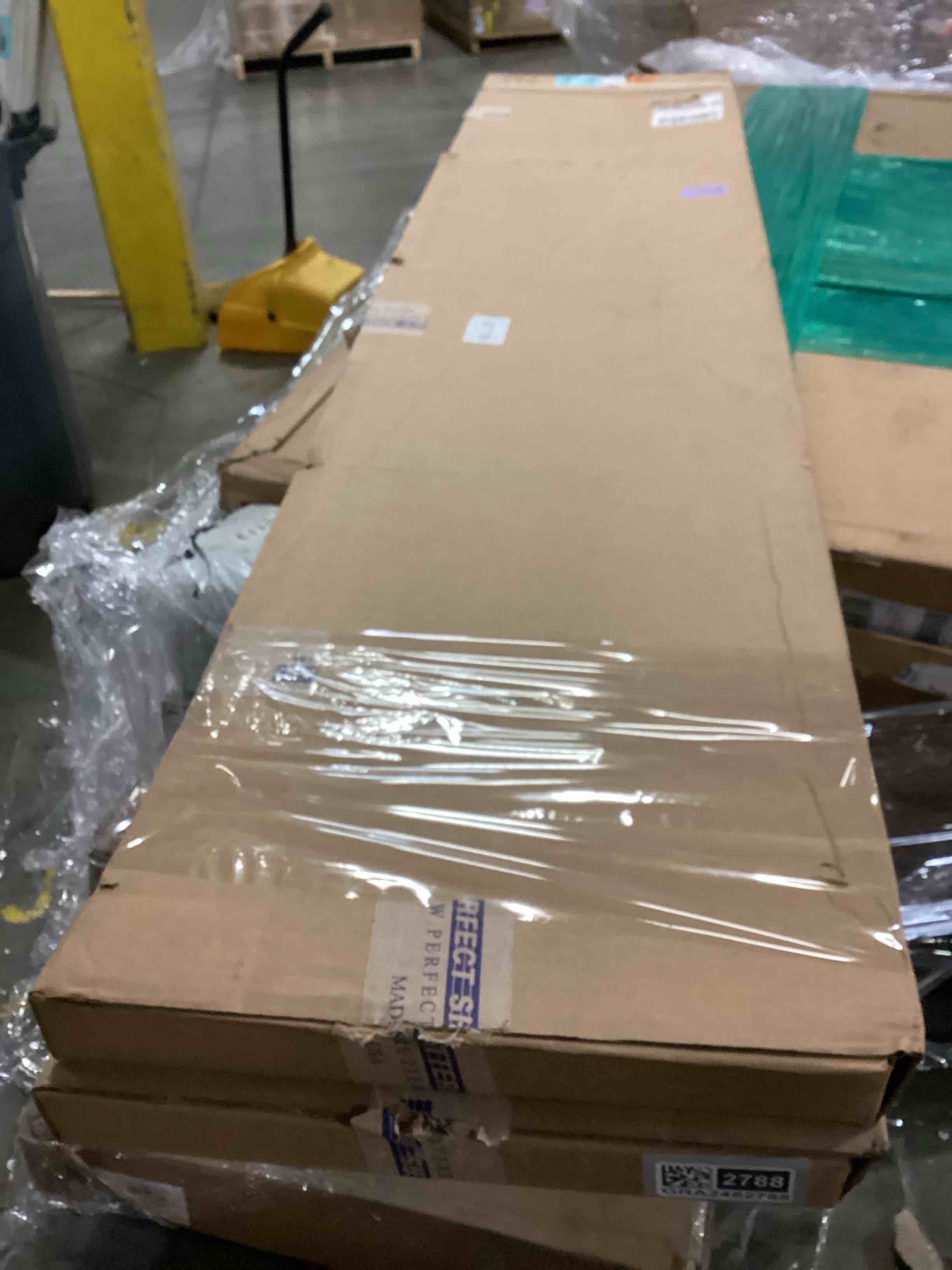 https://s3.amazonaws.com/lotting-images-prod/bidfta/GRA2482788_1750340287819.jpeg