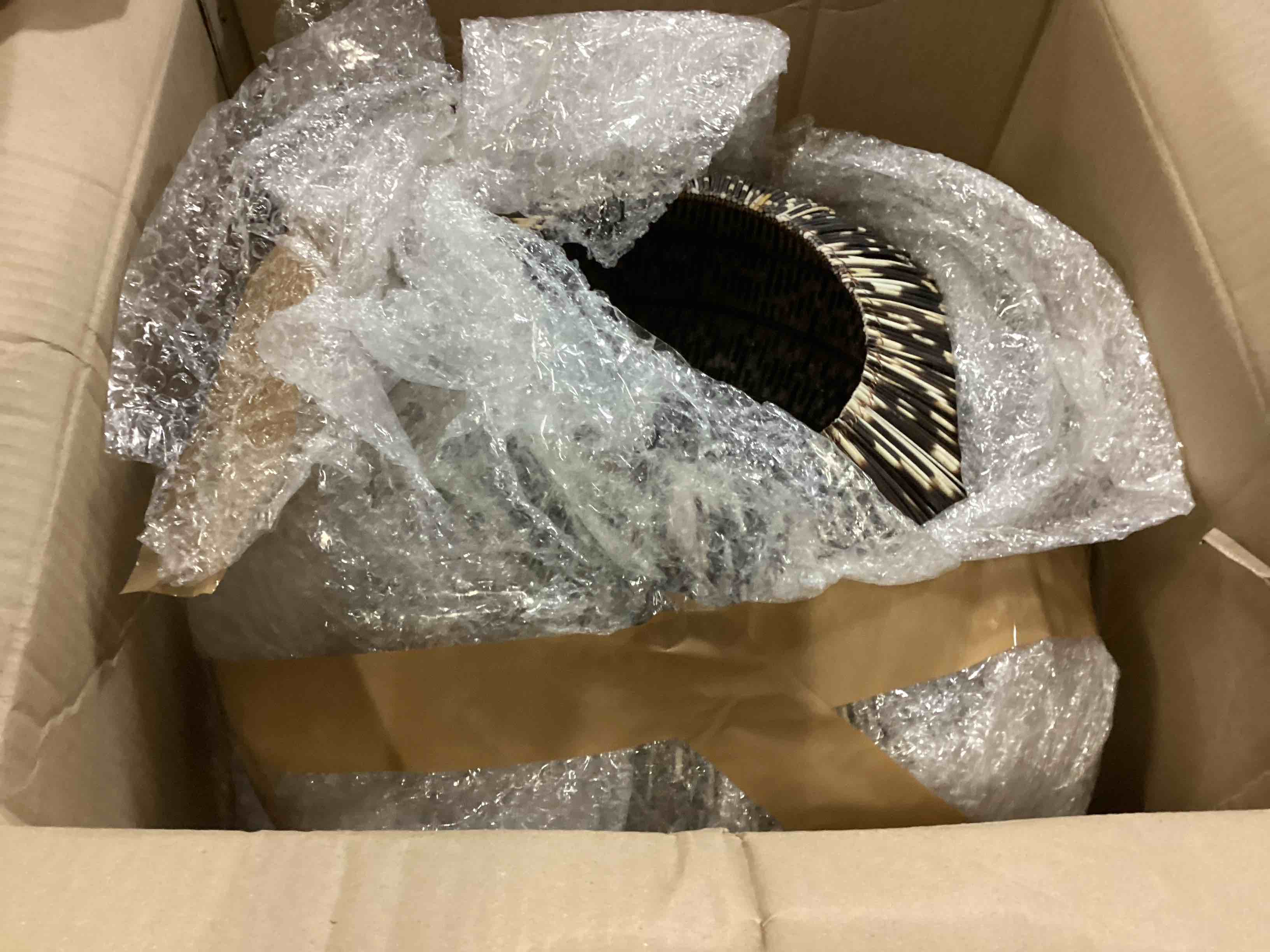 https://s3.amazonaws.com/lotting-images-prod/bidfta/GRA2482821_1750427251259.jpeg