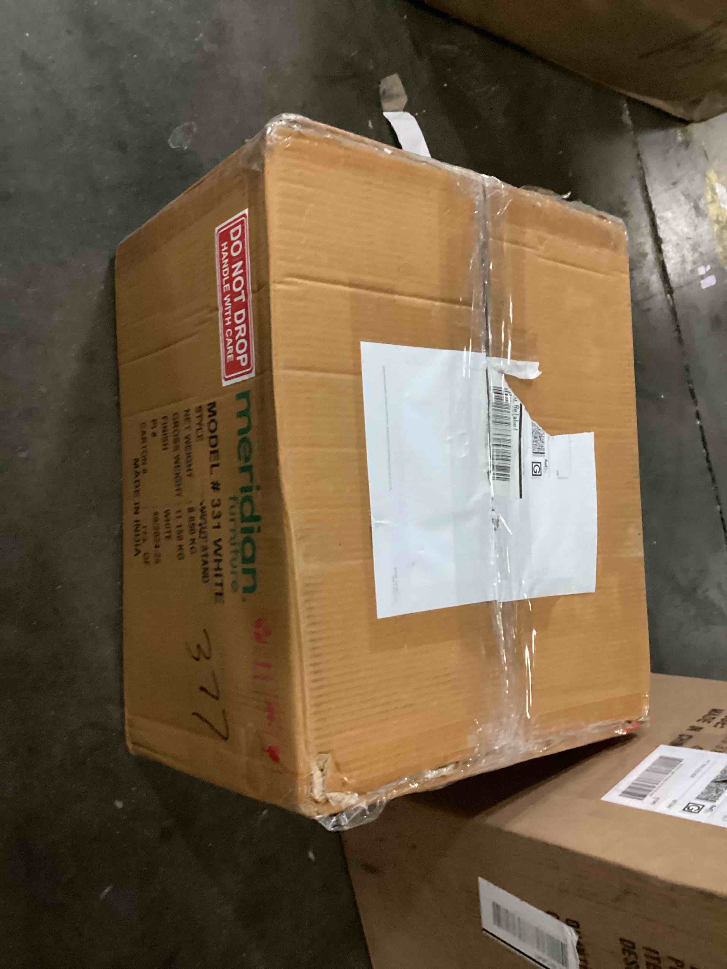 https://s3.amazonaws.com/lotting-images-prod/bidfta/GRA2482992_1750936681801.jpeg