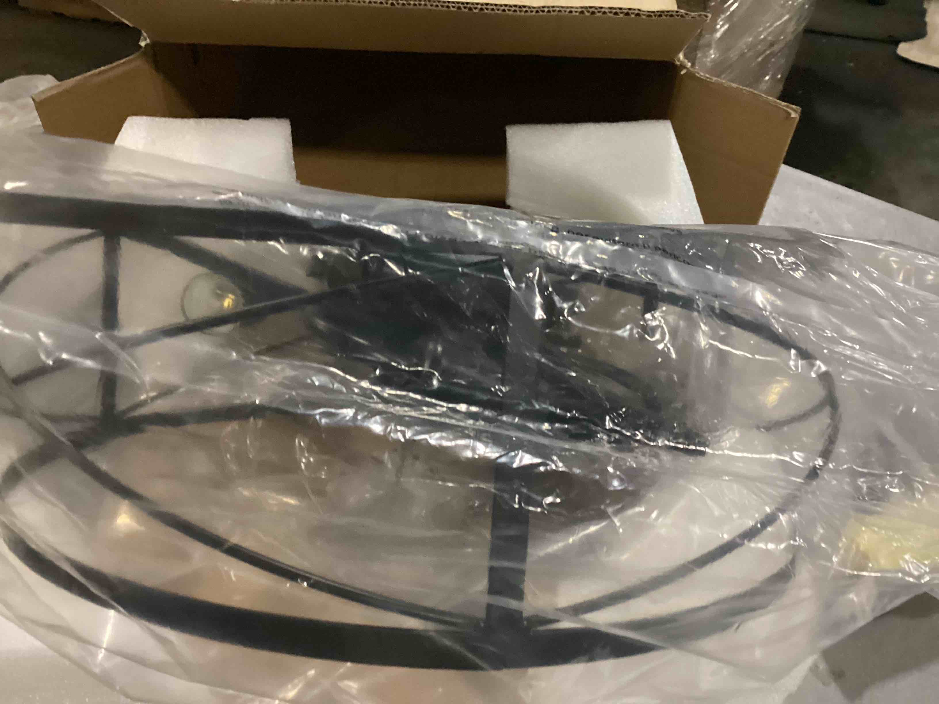 https://s3.amazonaws.com/lotting-images-prod/bidfta/GRA2486136_1746111562781.jpeg