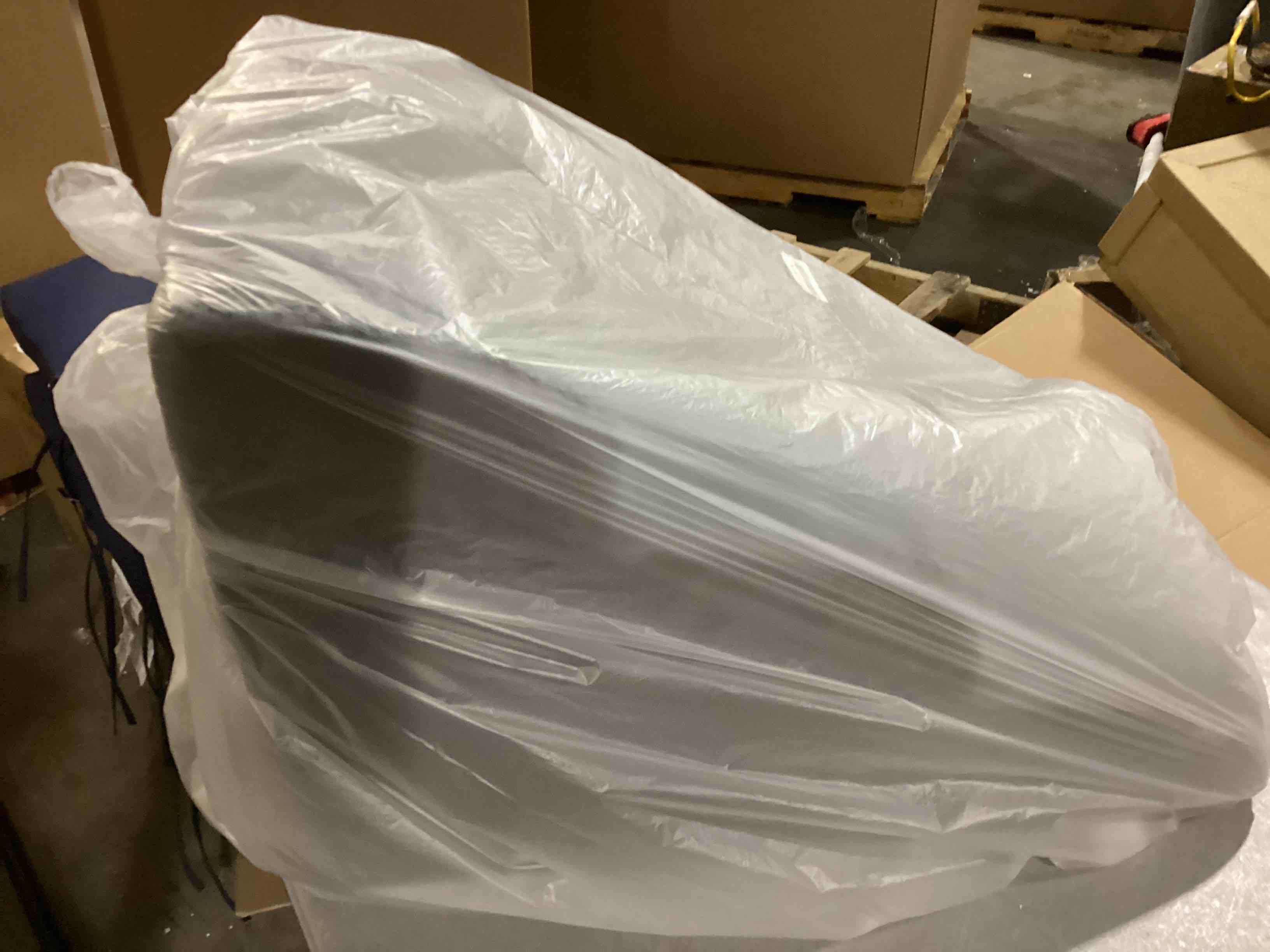 https://s3.amazonaws.com/lotting-images-prod/bidfta/GRA2486315_1746453237189.jpeg