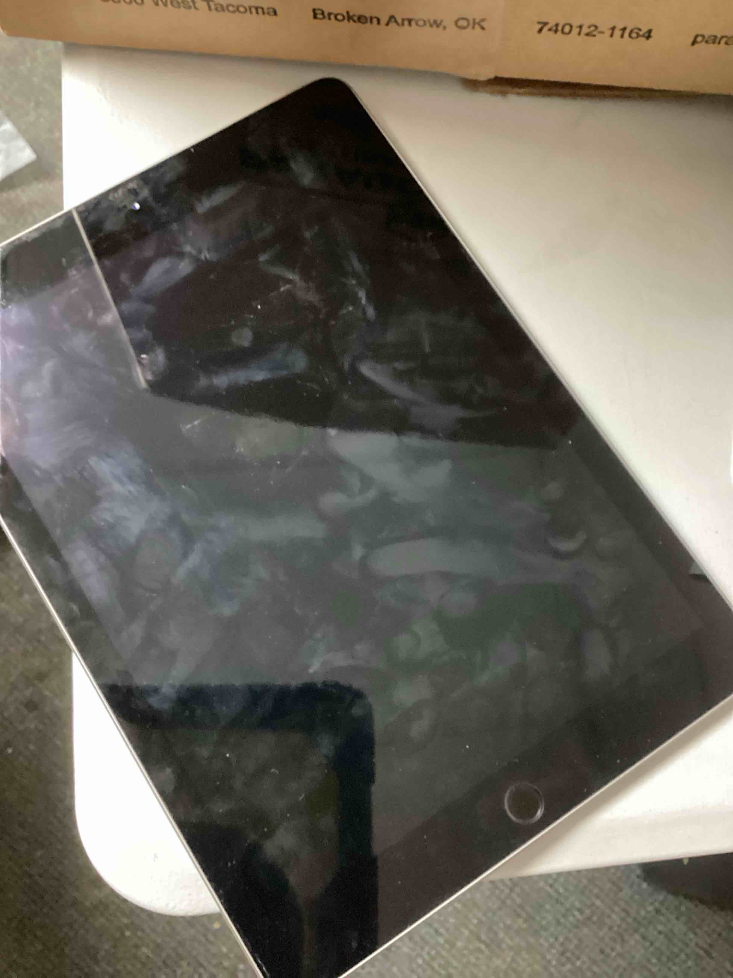 Condition photo showing Good Condition for Restored Apple iPad 6th Gen A1893 (WiFi) 32GB Space Gray (Refurbished)